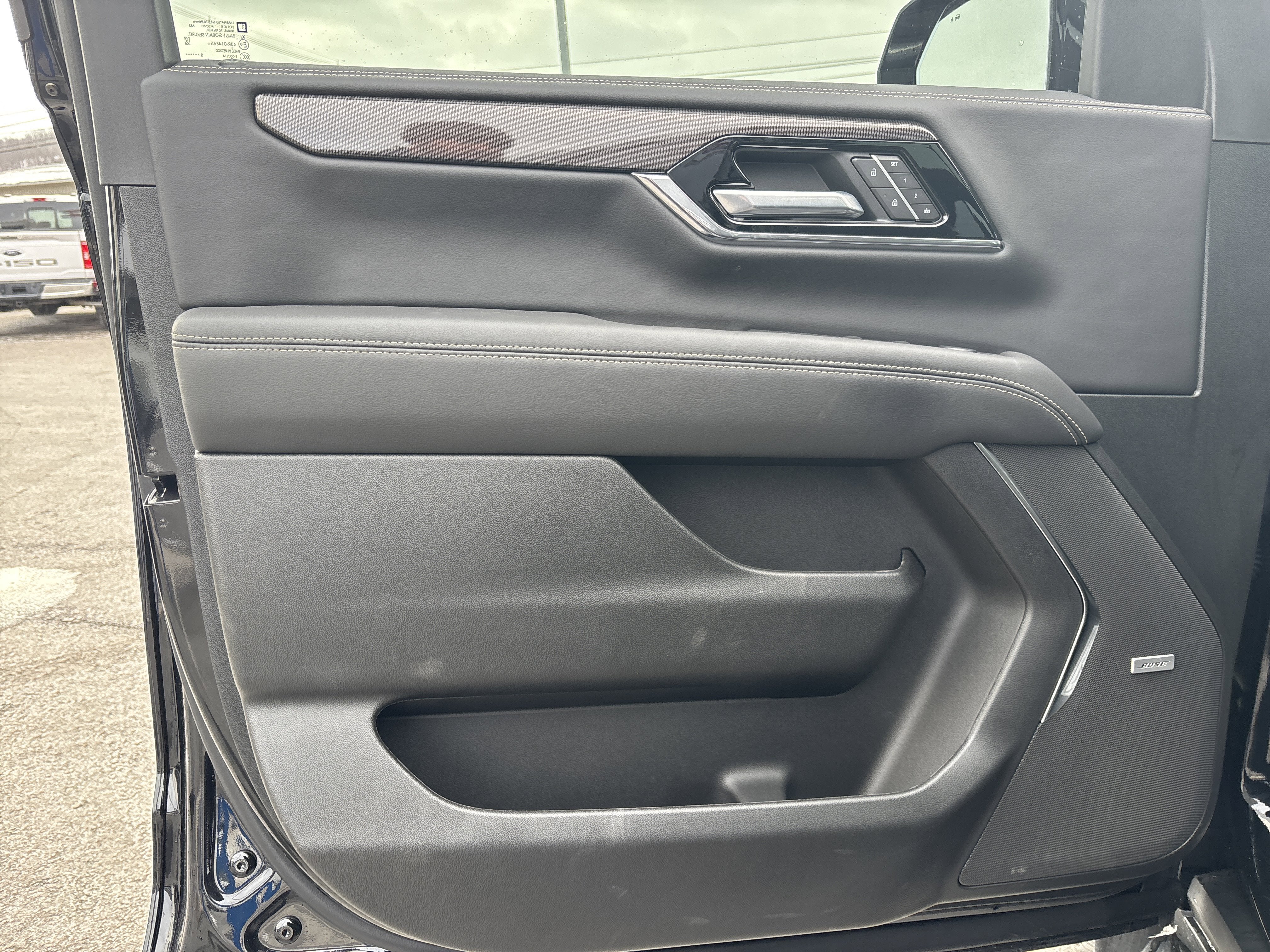 2025 GMC Yukon Elevation