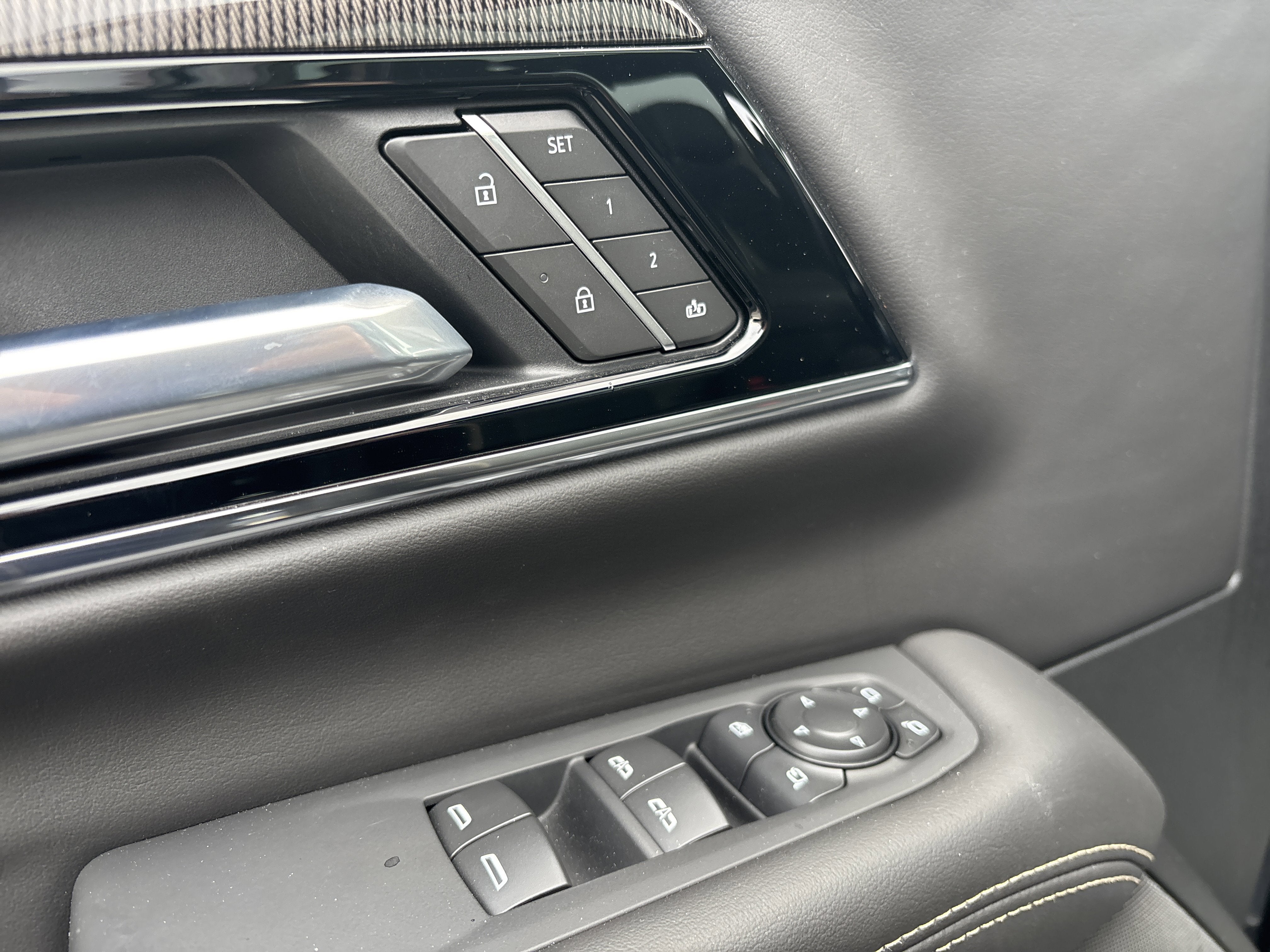 2025 GMC Yukon Elevation