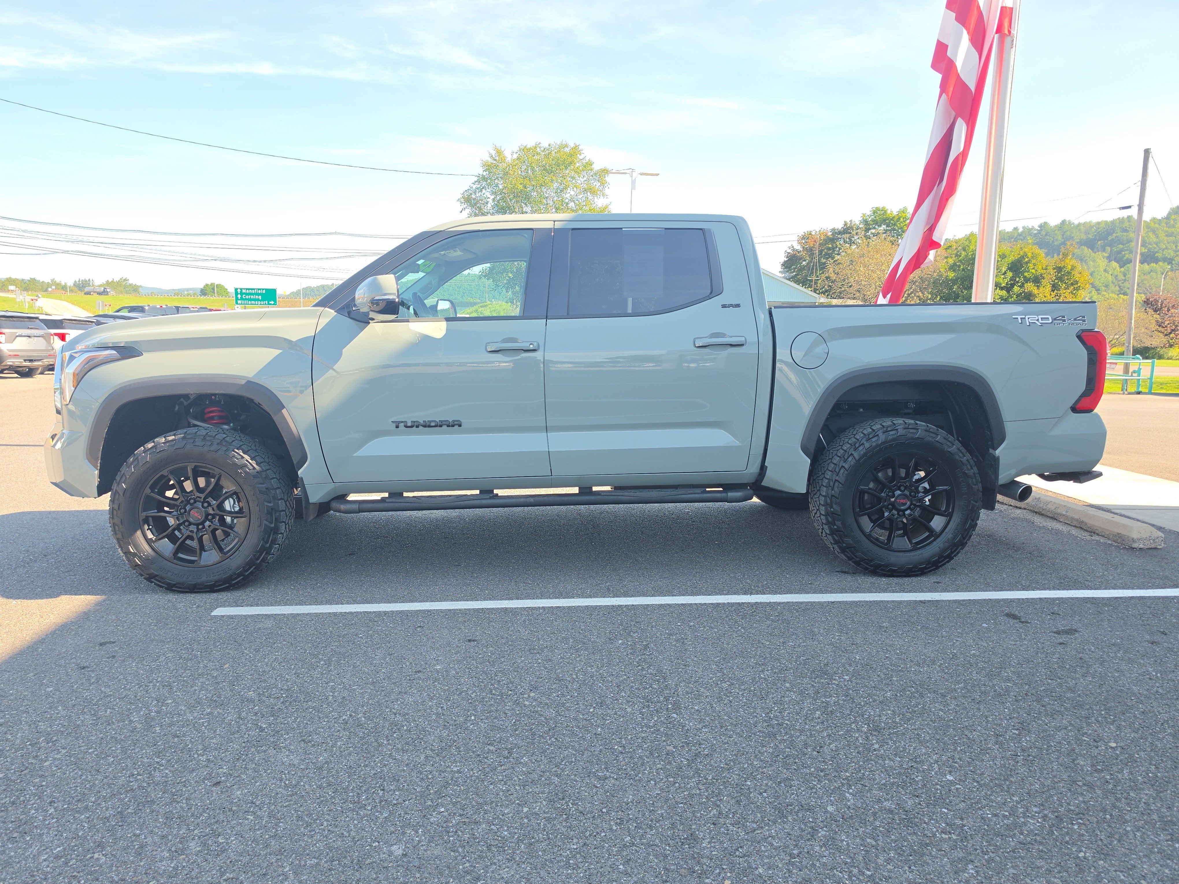 2023 Toyota Tundra 4WD SR5