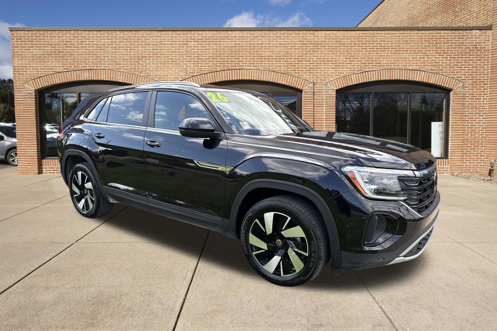 2026 Volkswagen Atlas Cross Sport 2.0T SE w/Technology