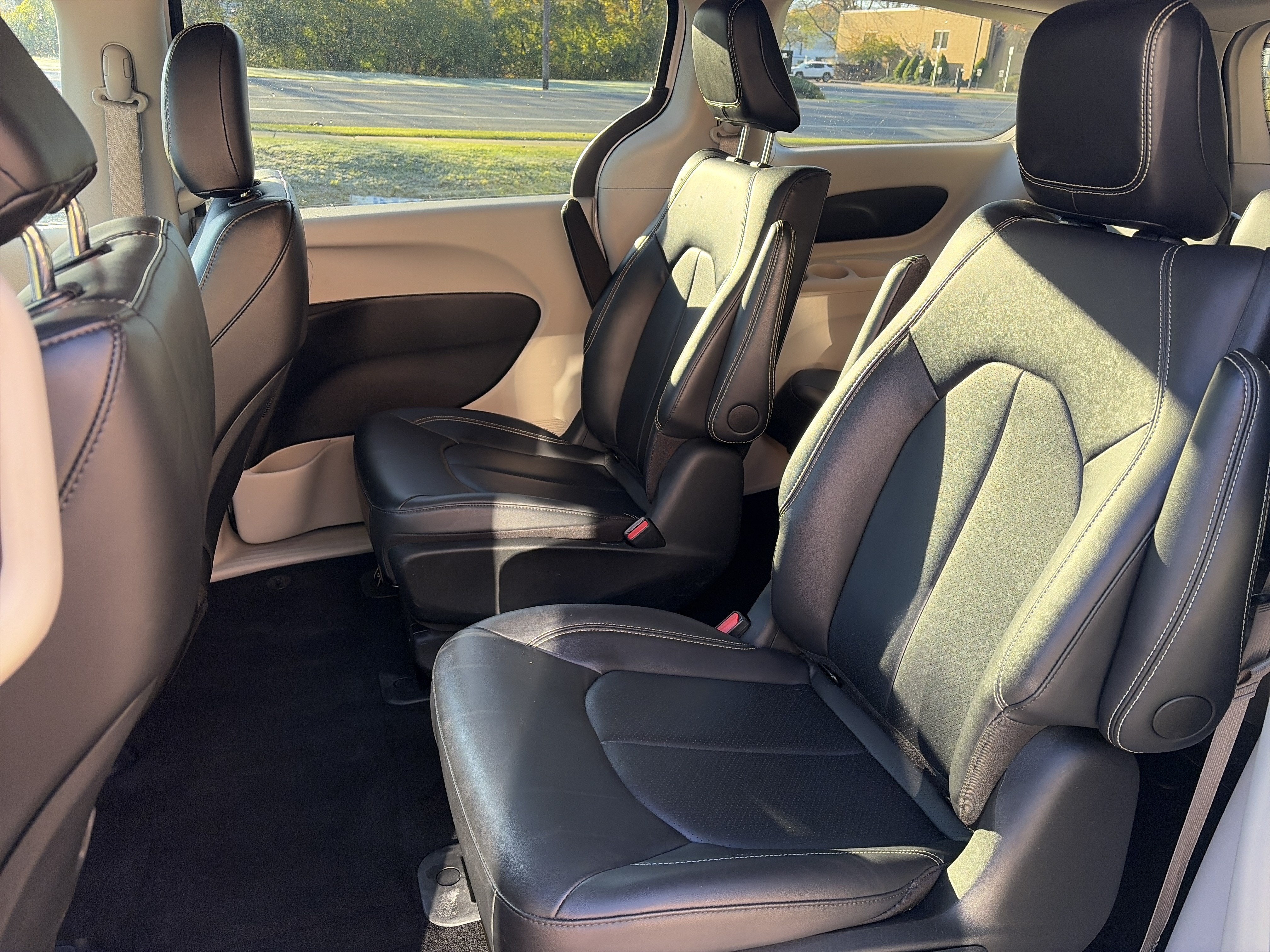 2024 Chrysler Pacifica Hybrid Select
