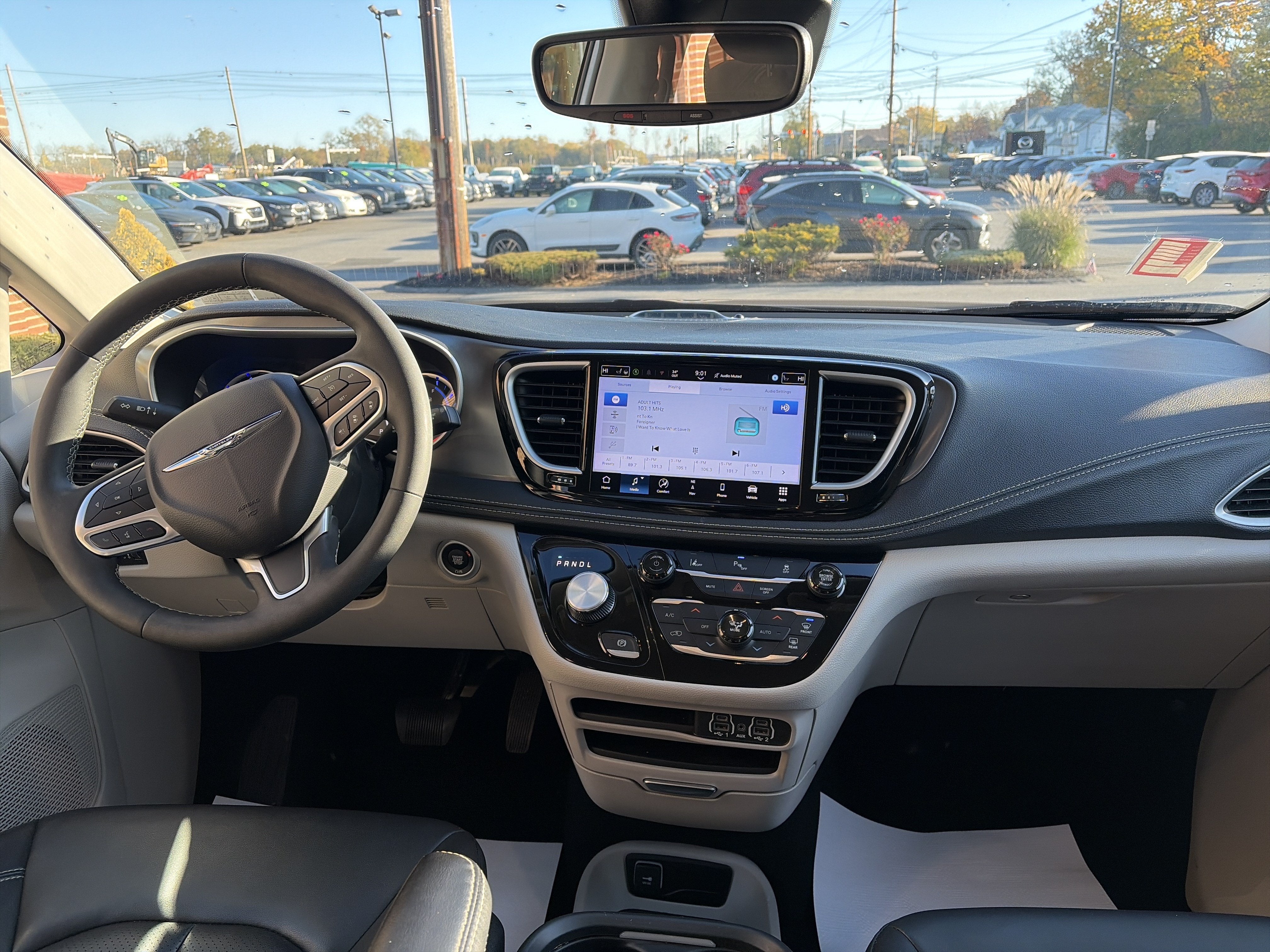 2024 Chrysler Pacifica Hybrid Select