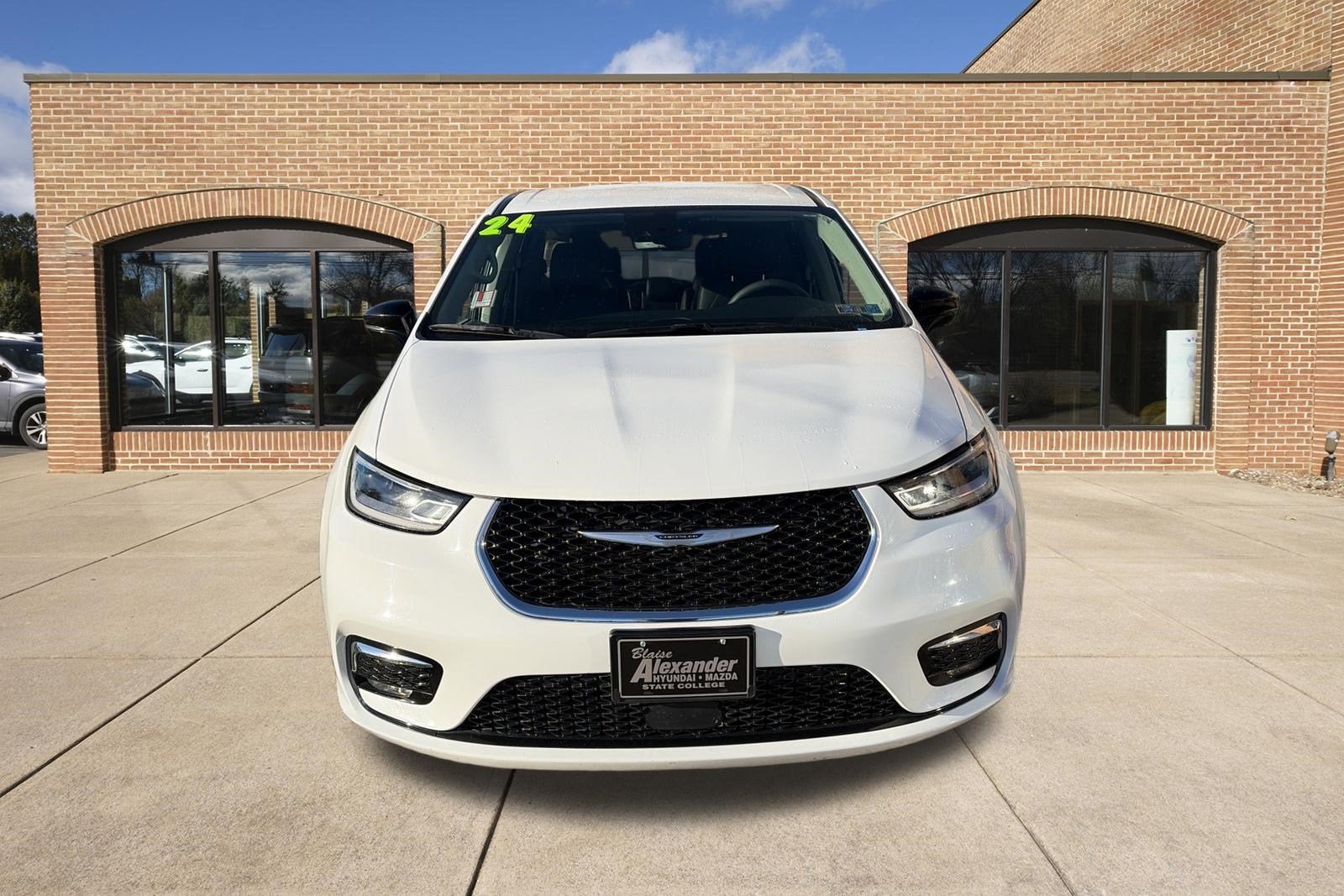 2024 Chrysler Pacifica Hybrid Select