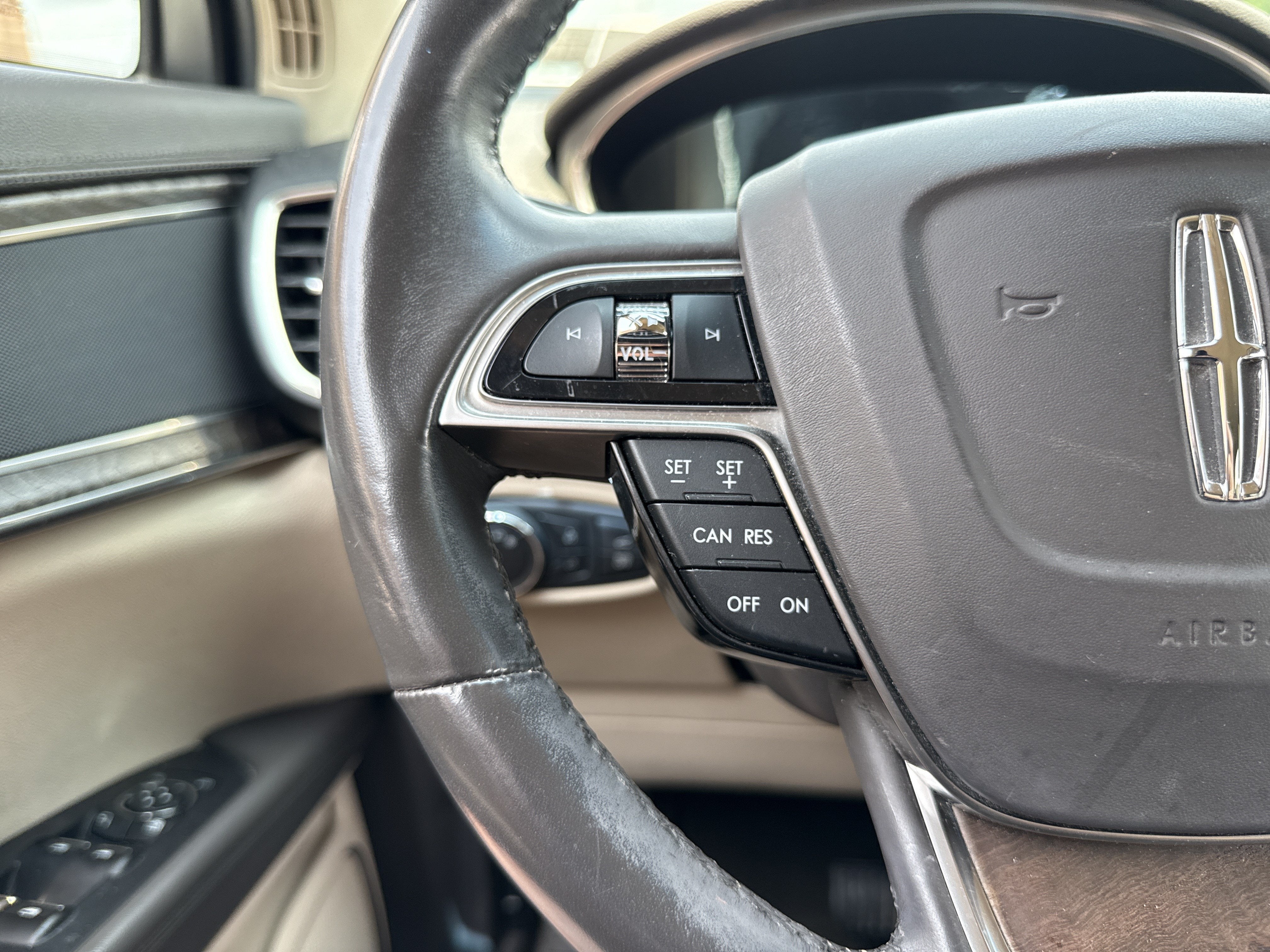 2019 Lincoln Nautilus Select