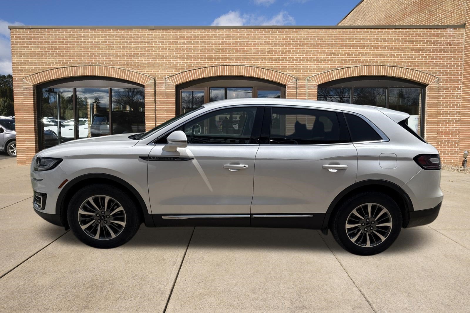 2019 Lincoln Nautilus Select