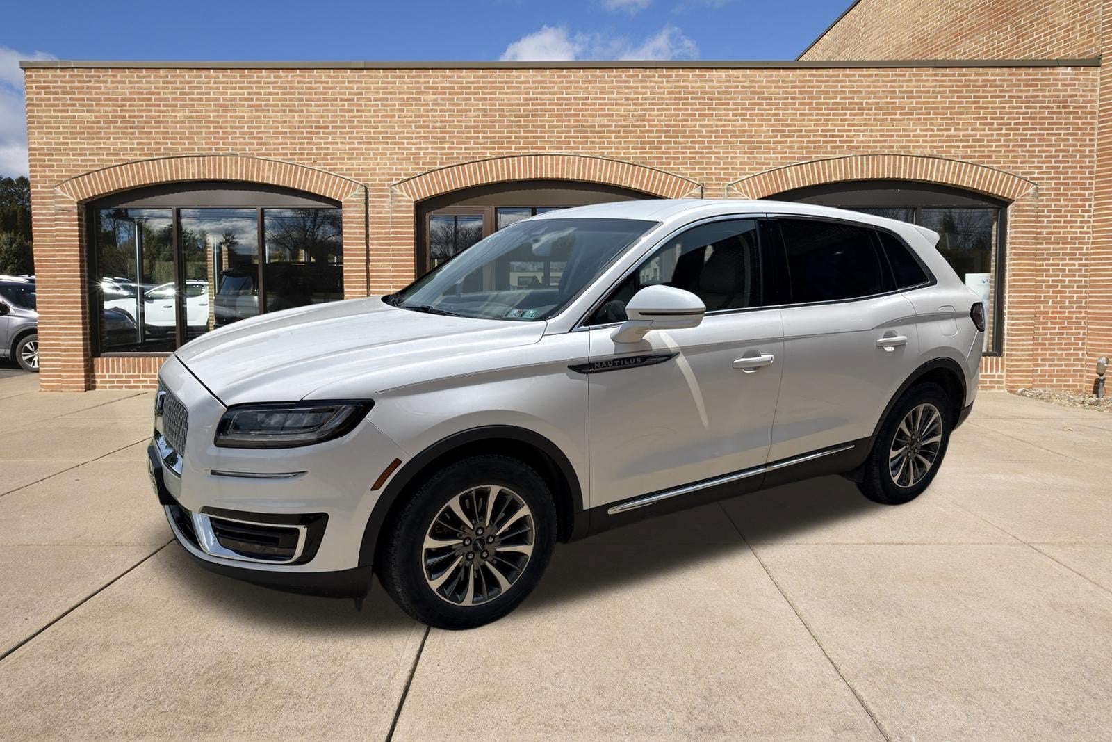 2019 Lincoln Nautilus Select