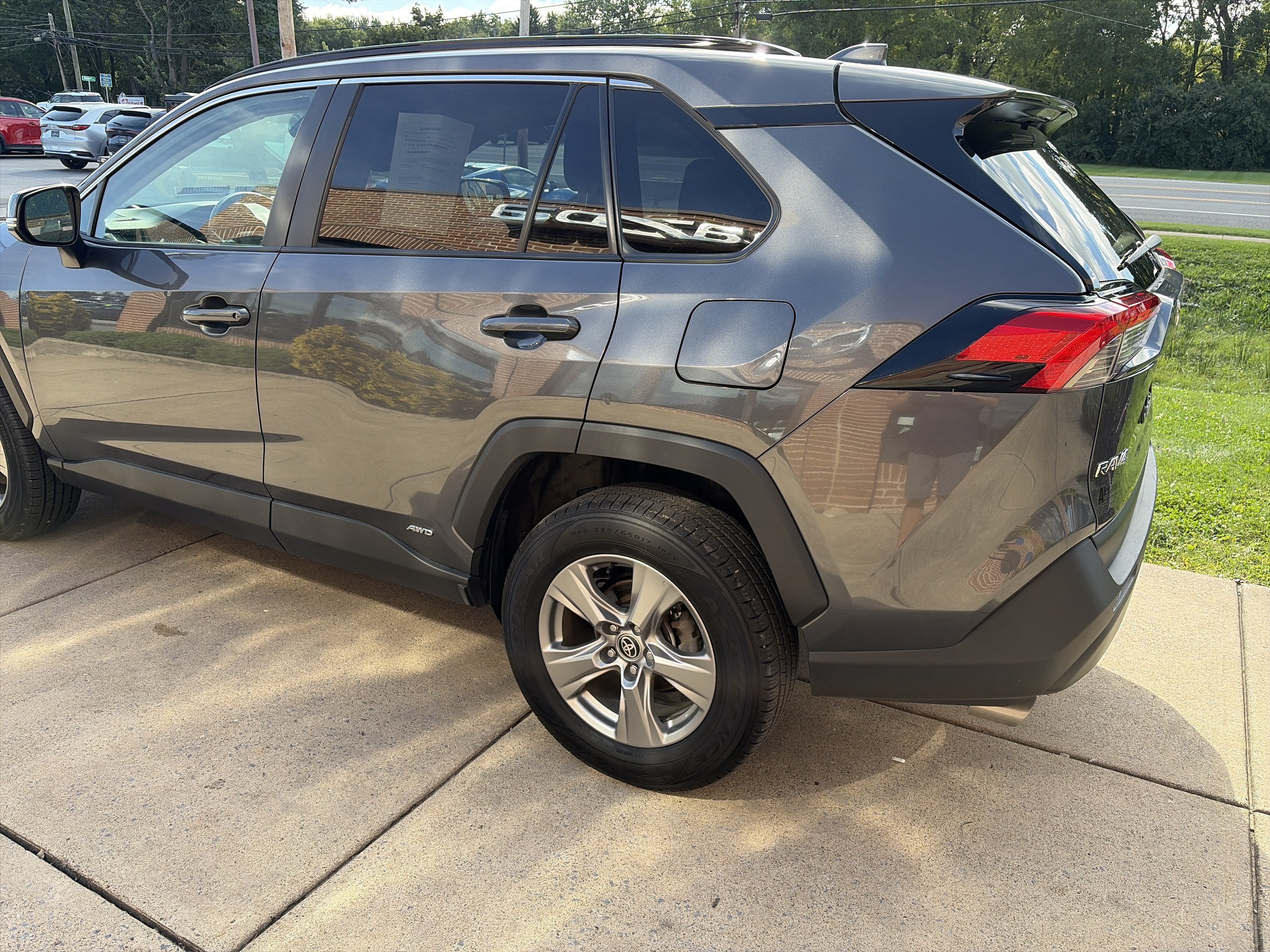 2025 Toyota RAV4 Hybrid XLE