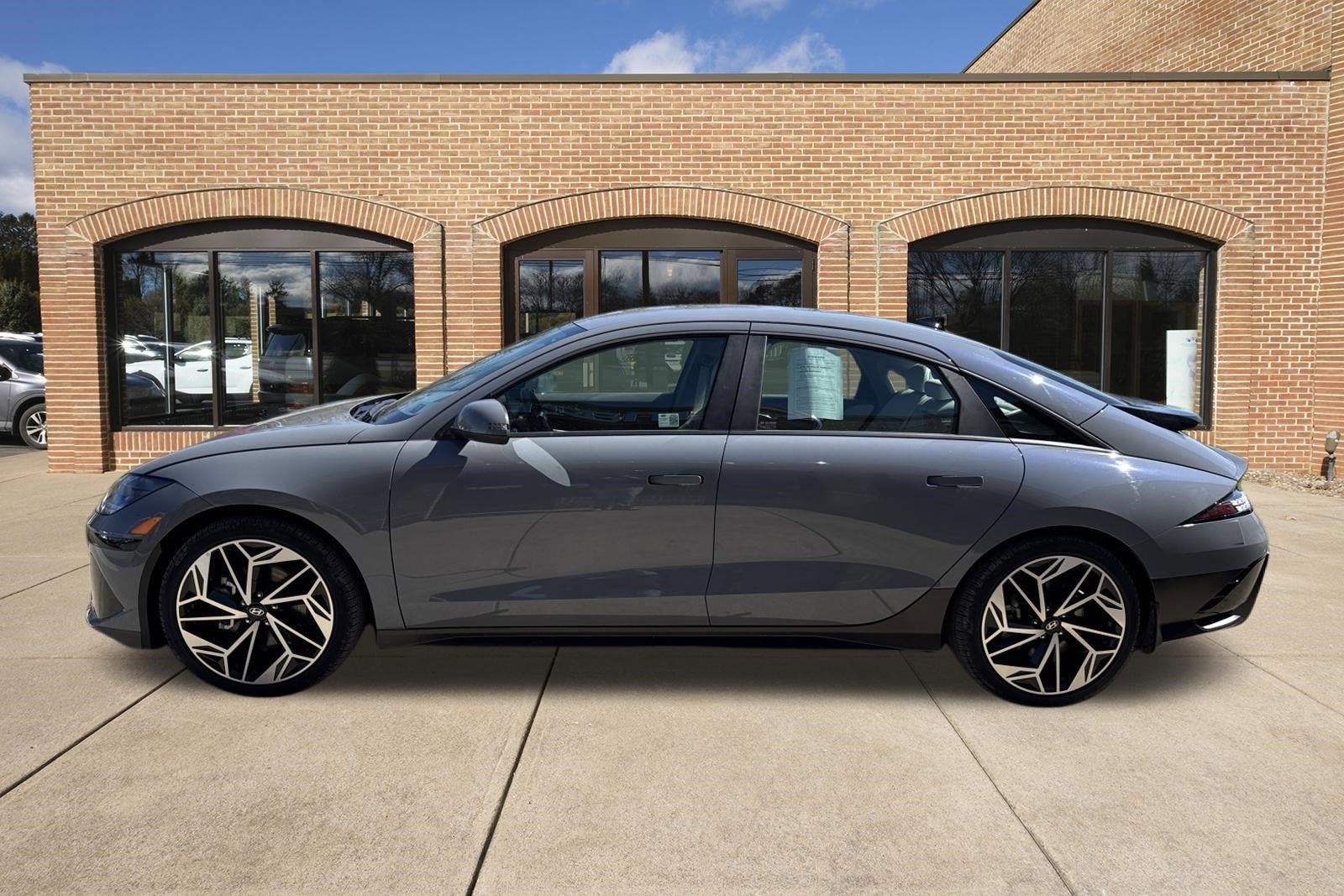 2024 Hyundai IONIQ 6 SEL