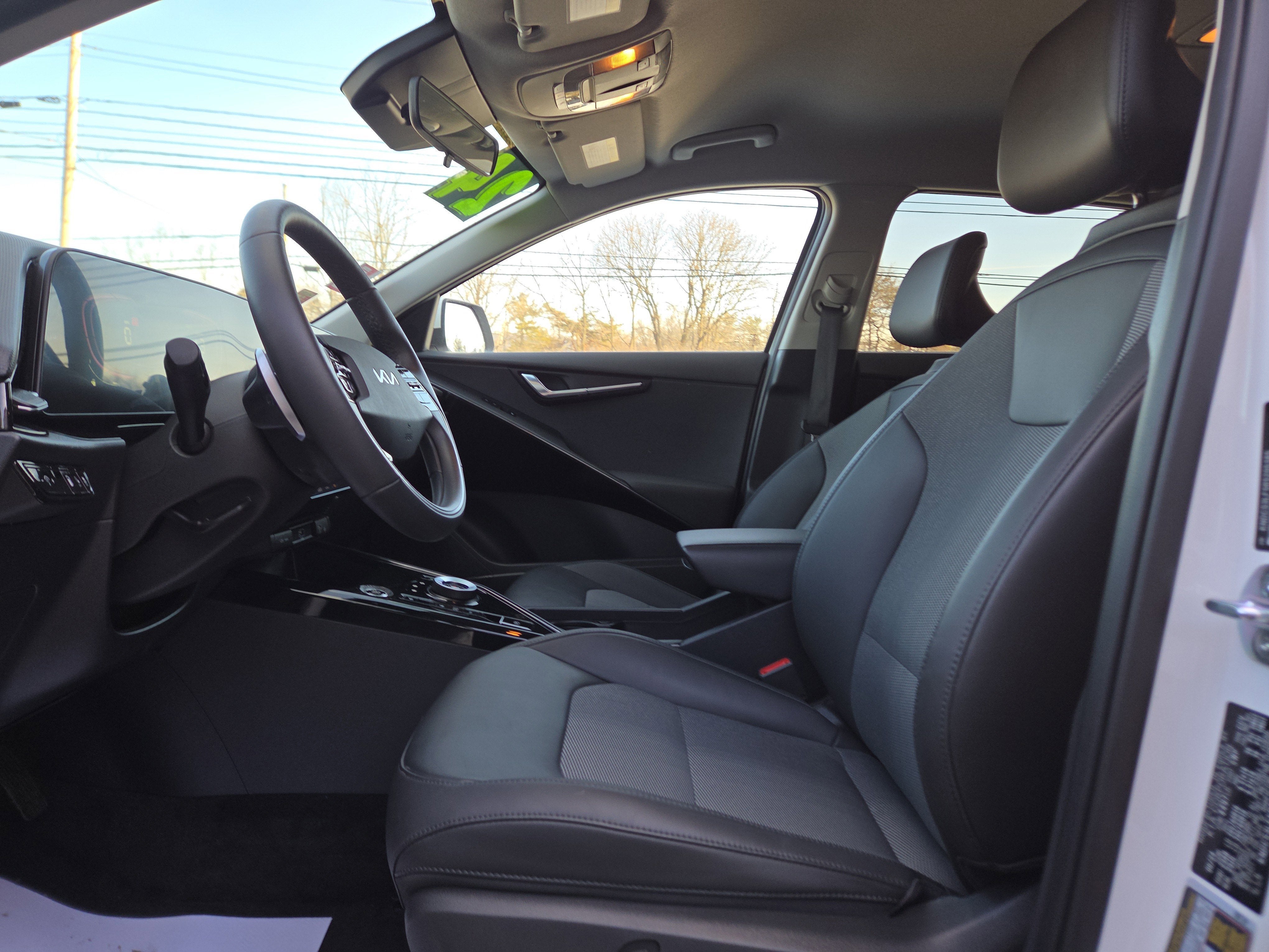 2024 Kia Niro Plug-In Hybrid EX