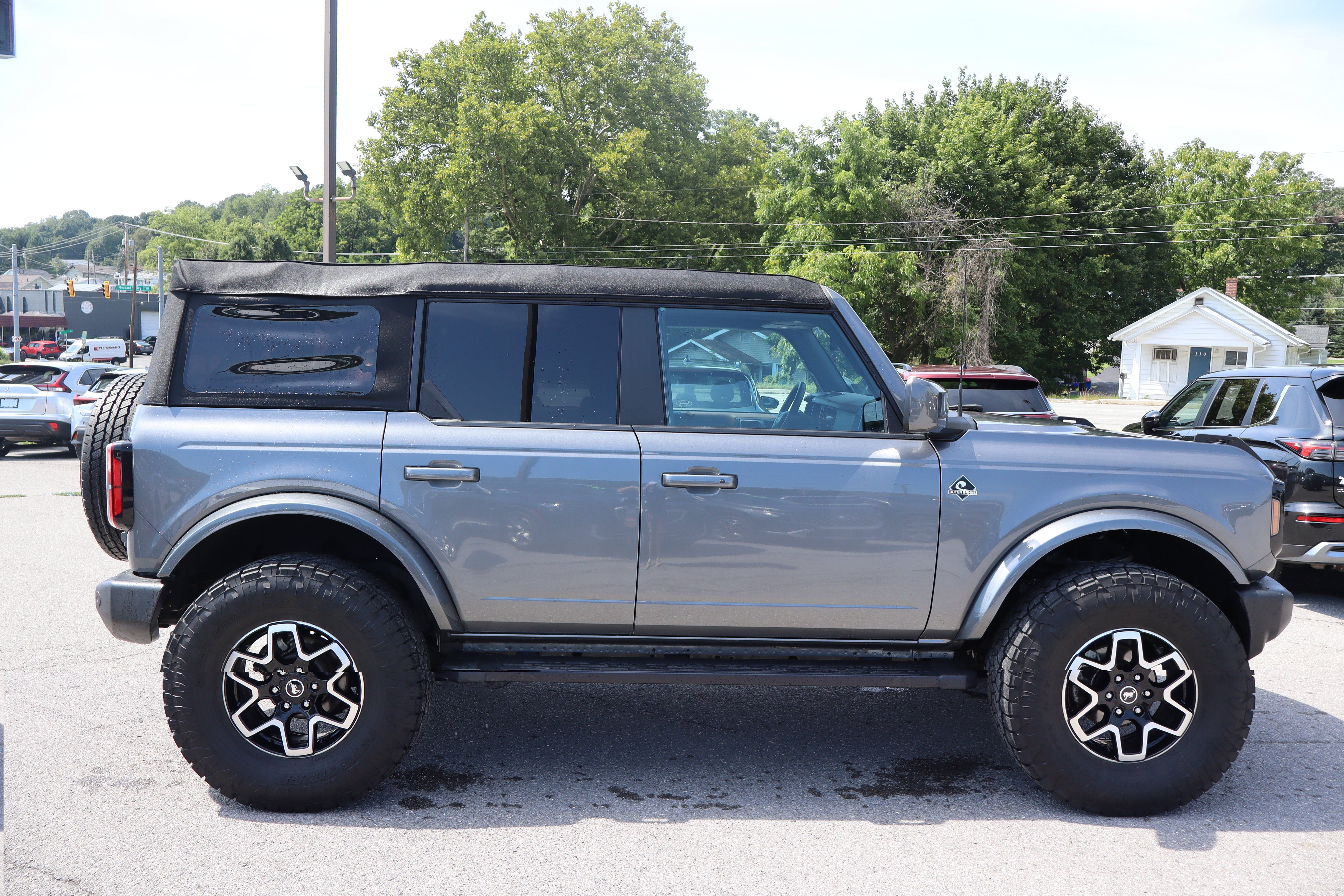 2024 Ford Bronco Outer Banks
