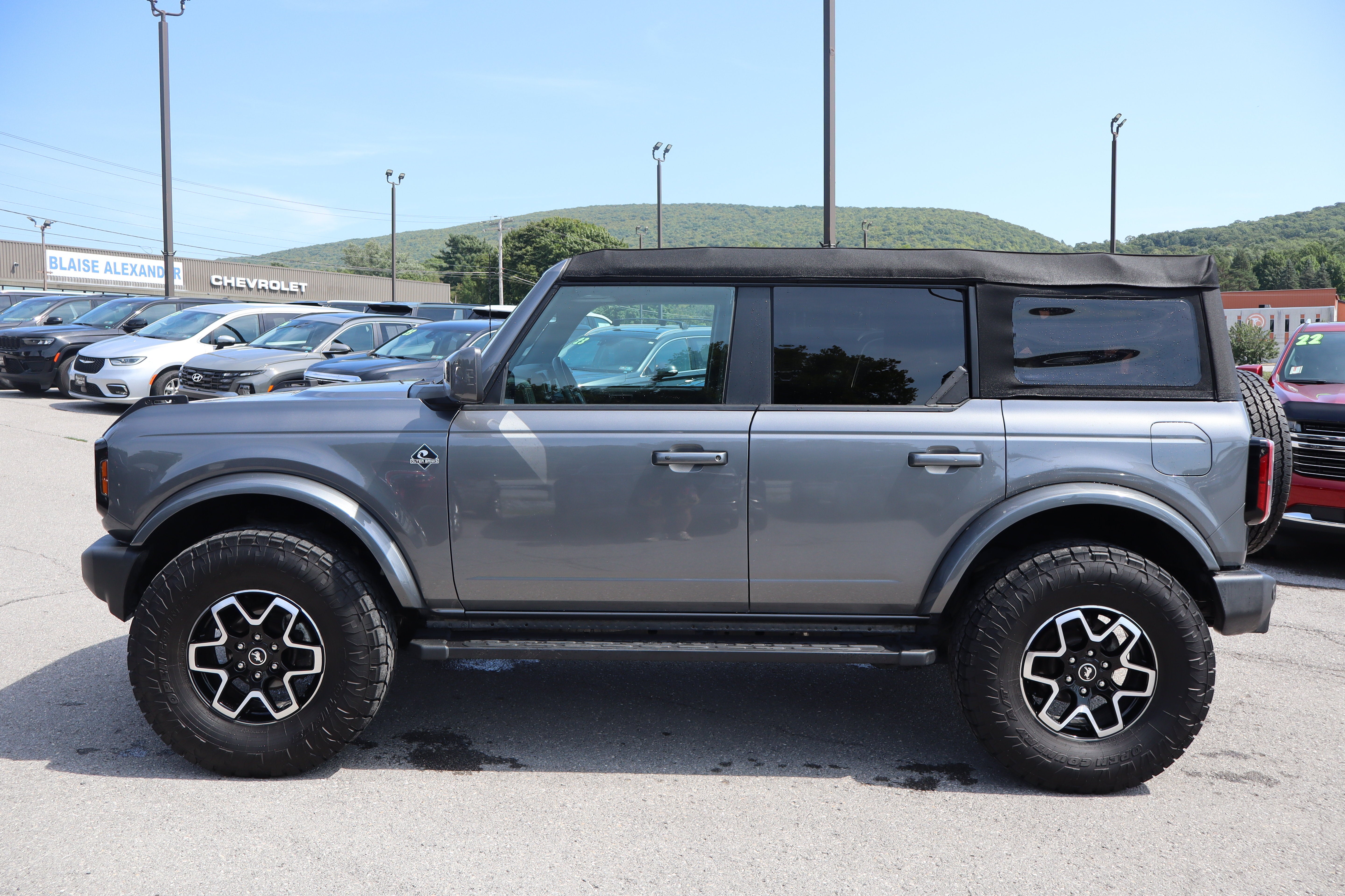 2024 Ford Bronco Outer Banks