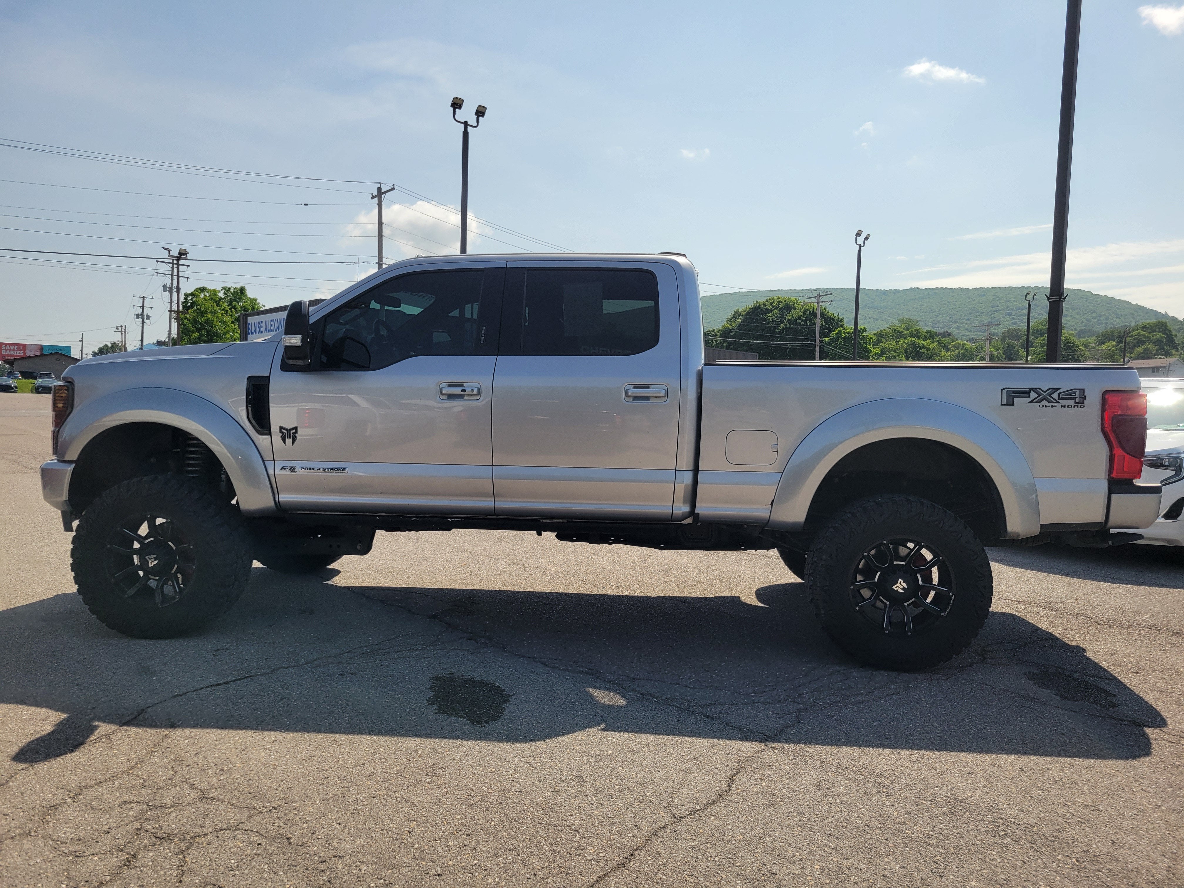 2022 Ford Super Duty F-250 SRW LARIAT