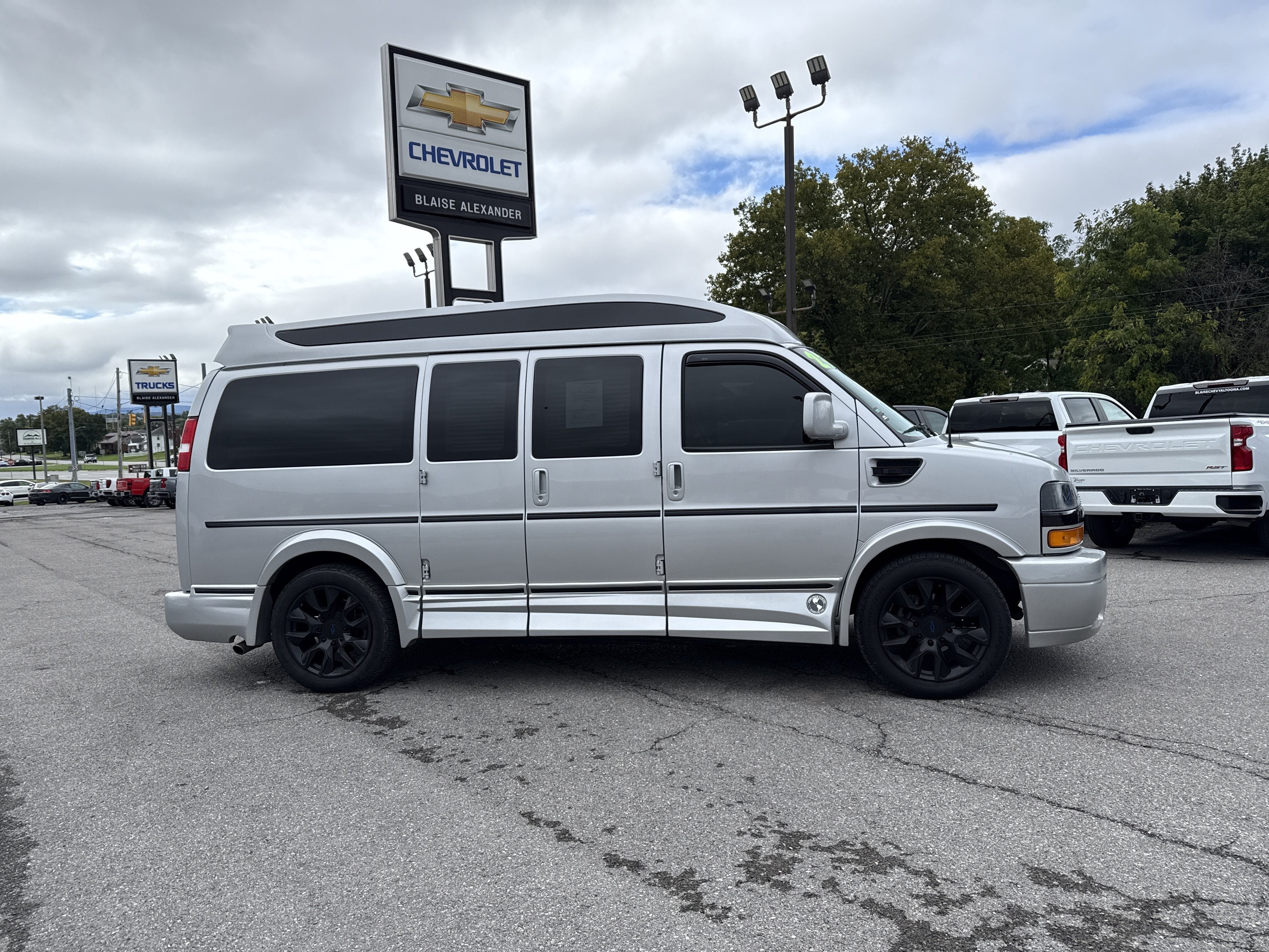 2021 Chevrolet Express Passenger LS