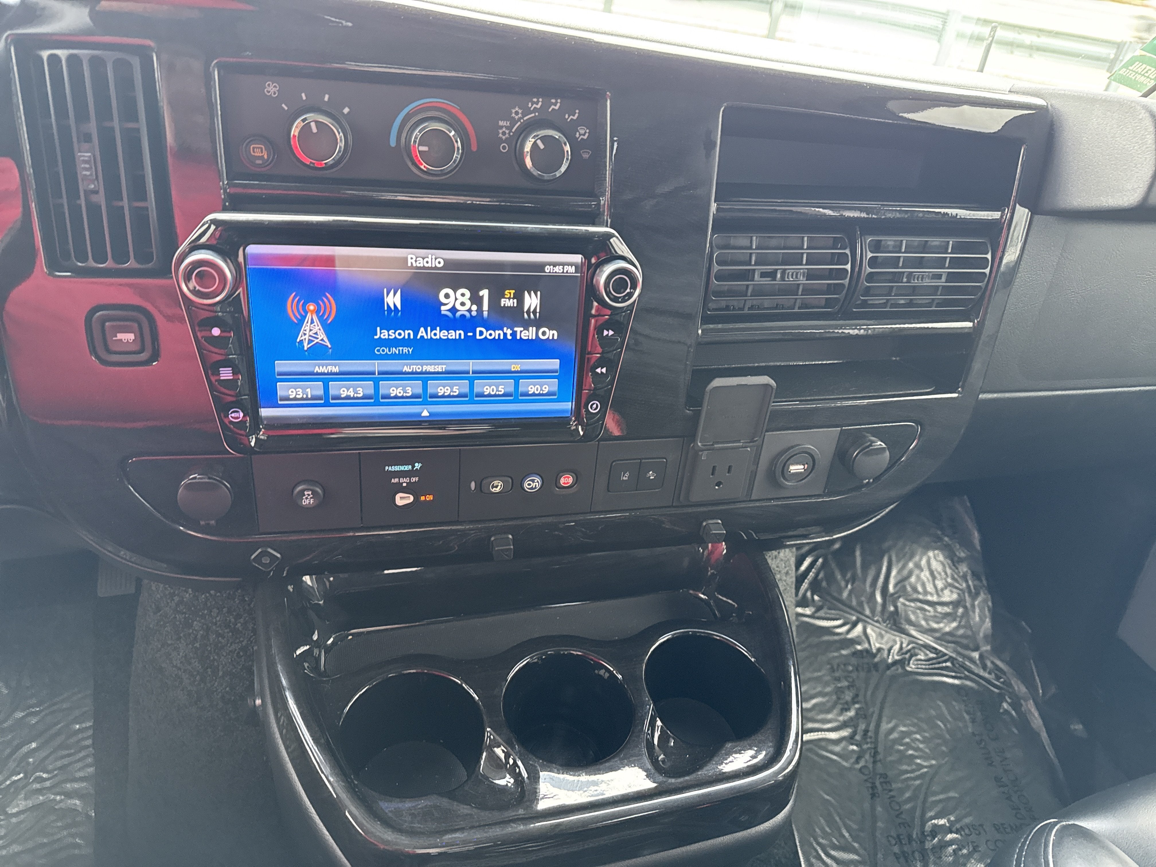 2021 Chevrolet Express Passenger LS