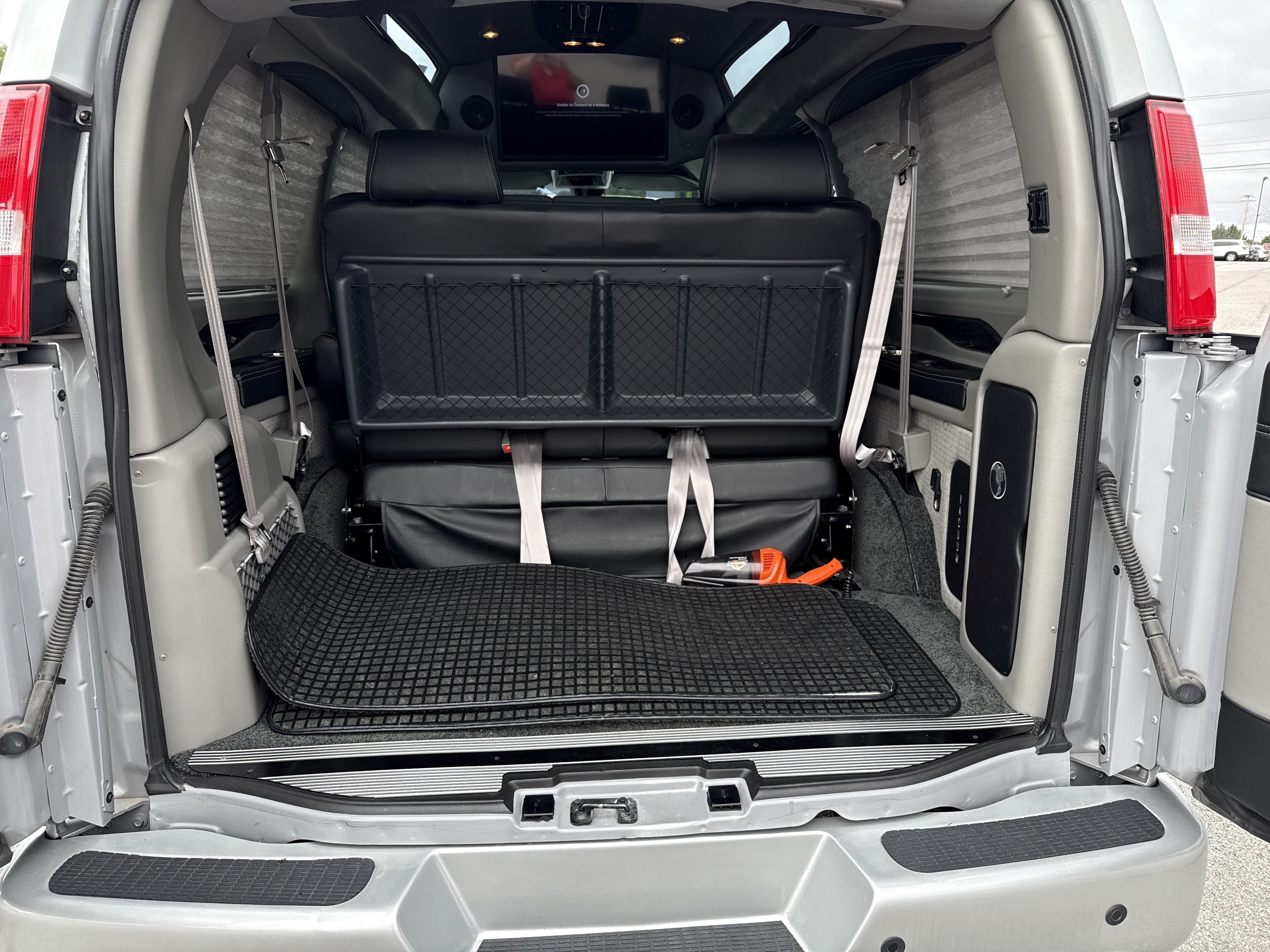 2021 Chevrolet Express Passenger LS
