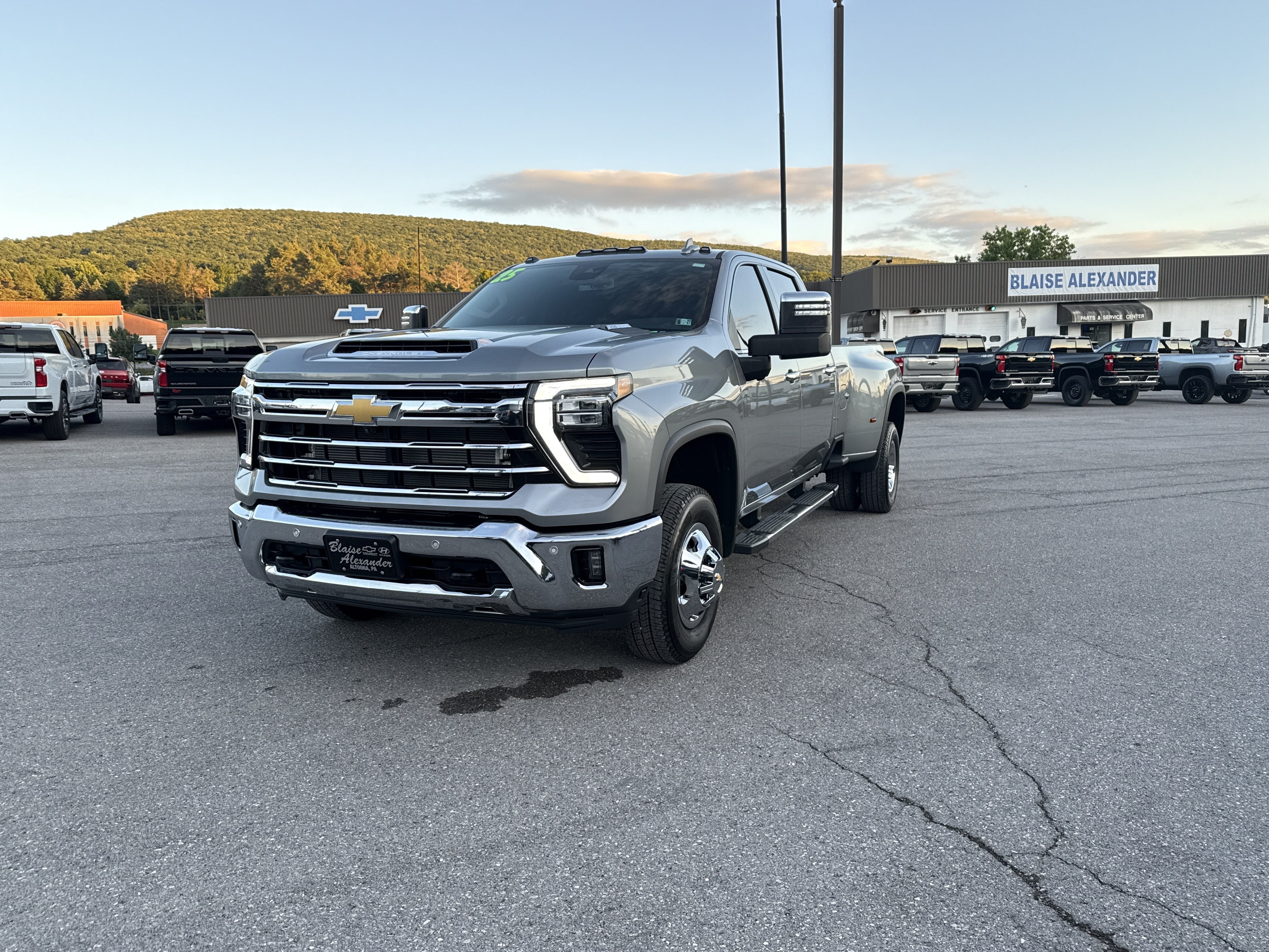 2025 Chevrolet Silverado 3500HD LTZ