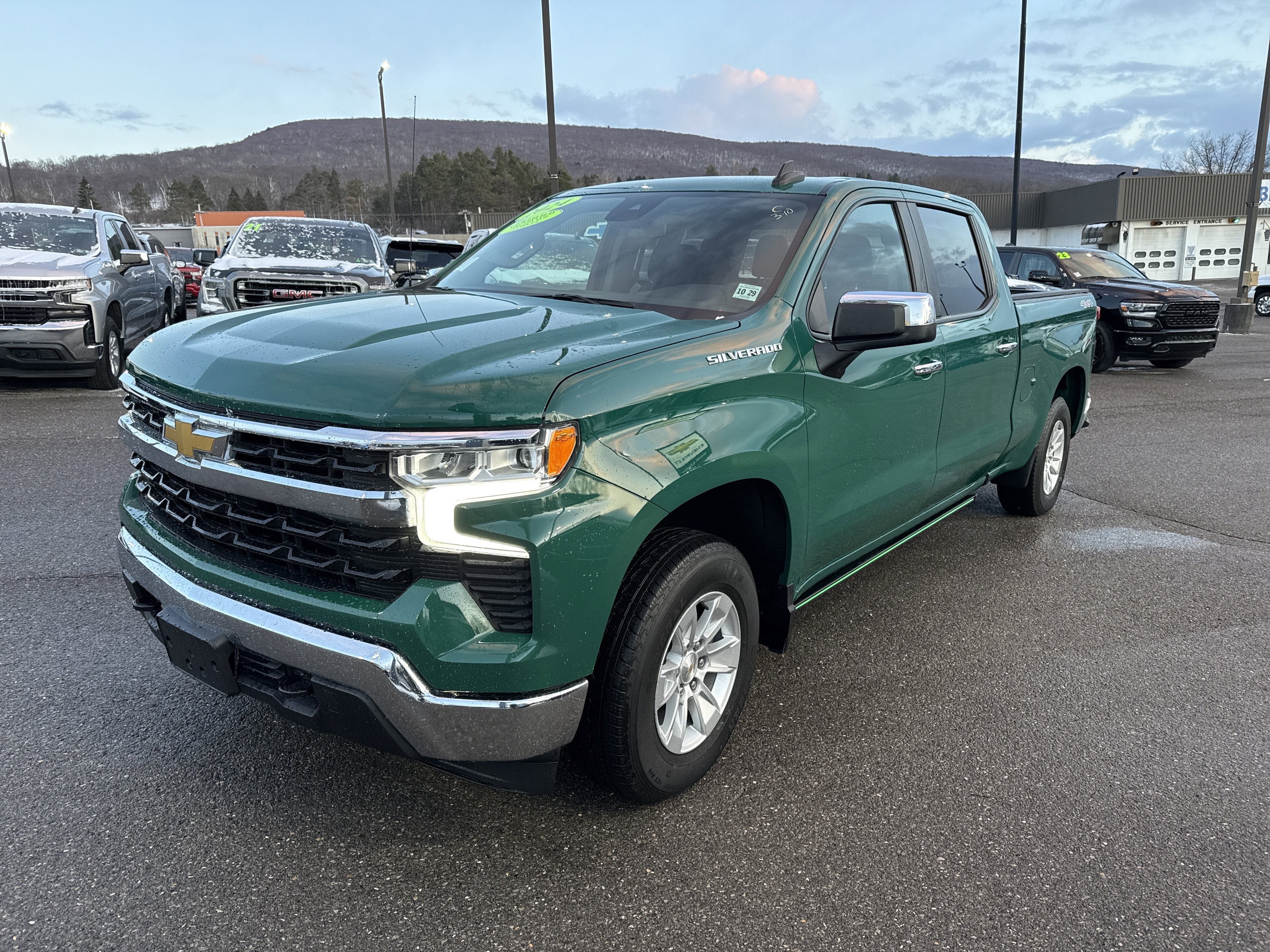 2024 Chevrolet Silverado 1500 LT
