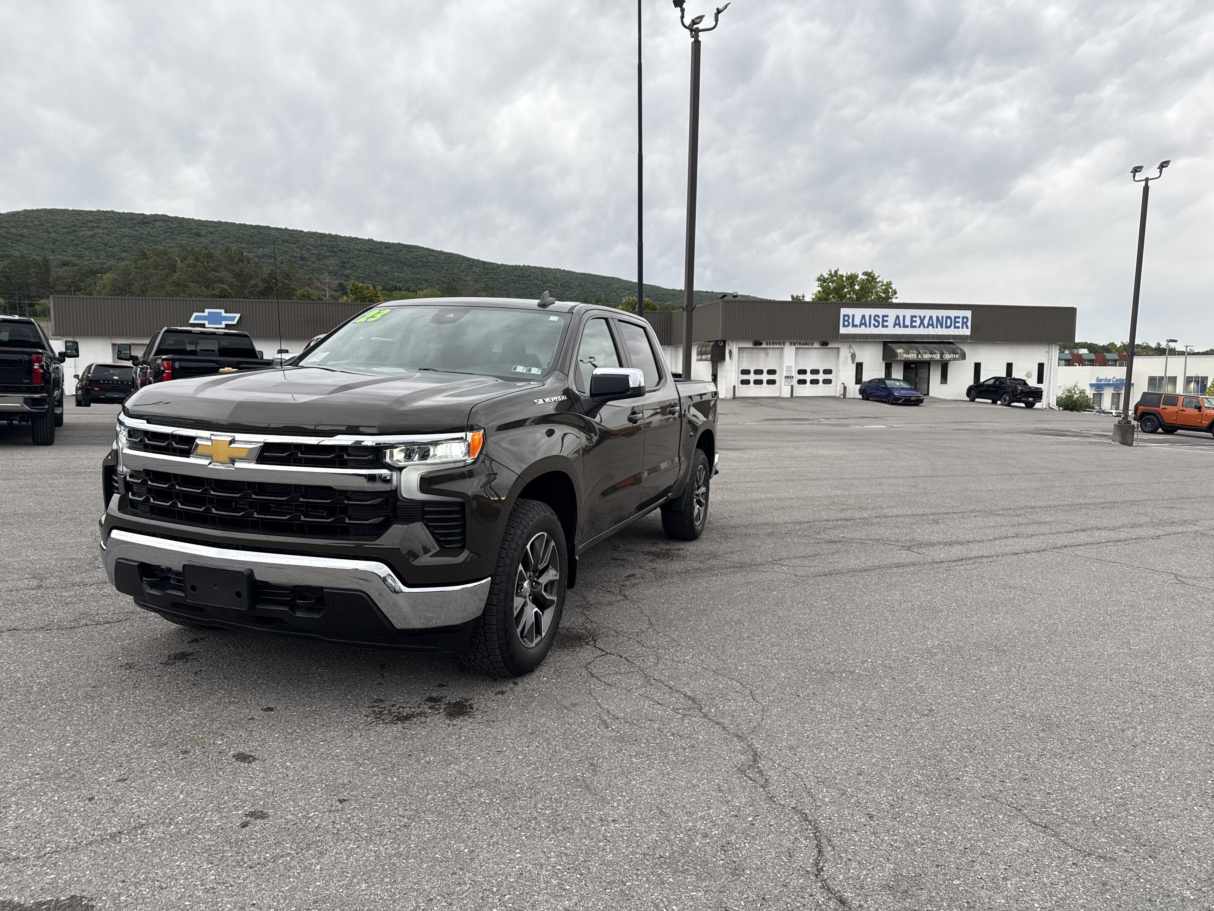 2023 Chevrolet Silverado 1500 LT