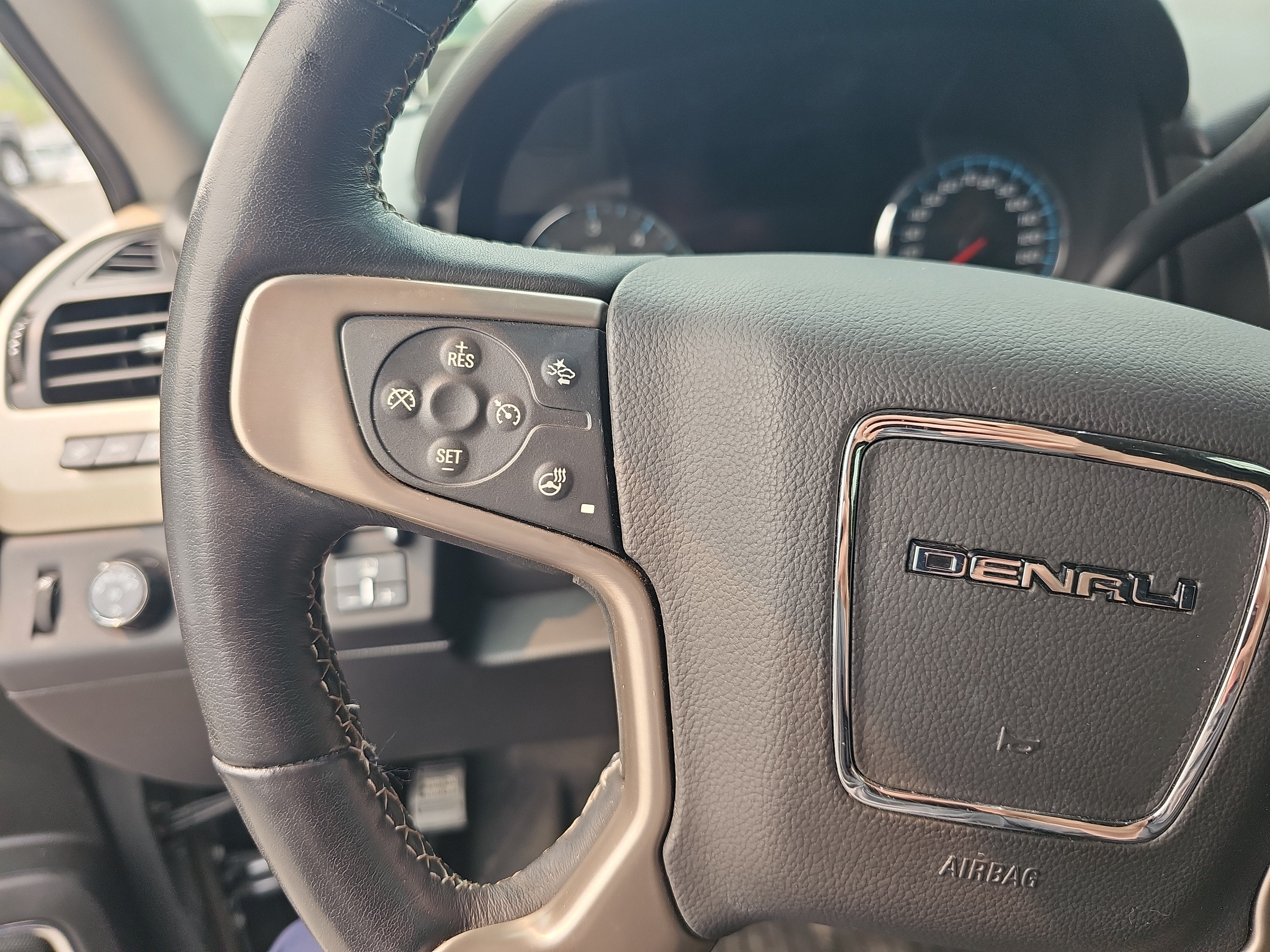 2020 GMC Yukon Denali