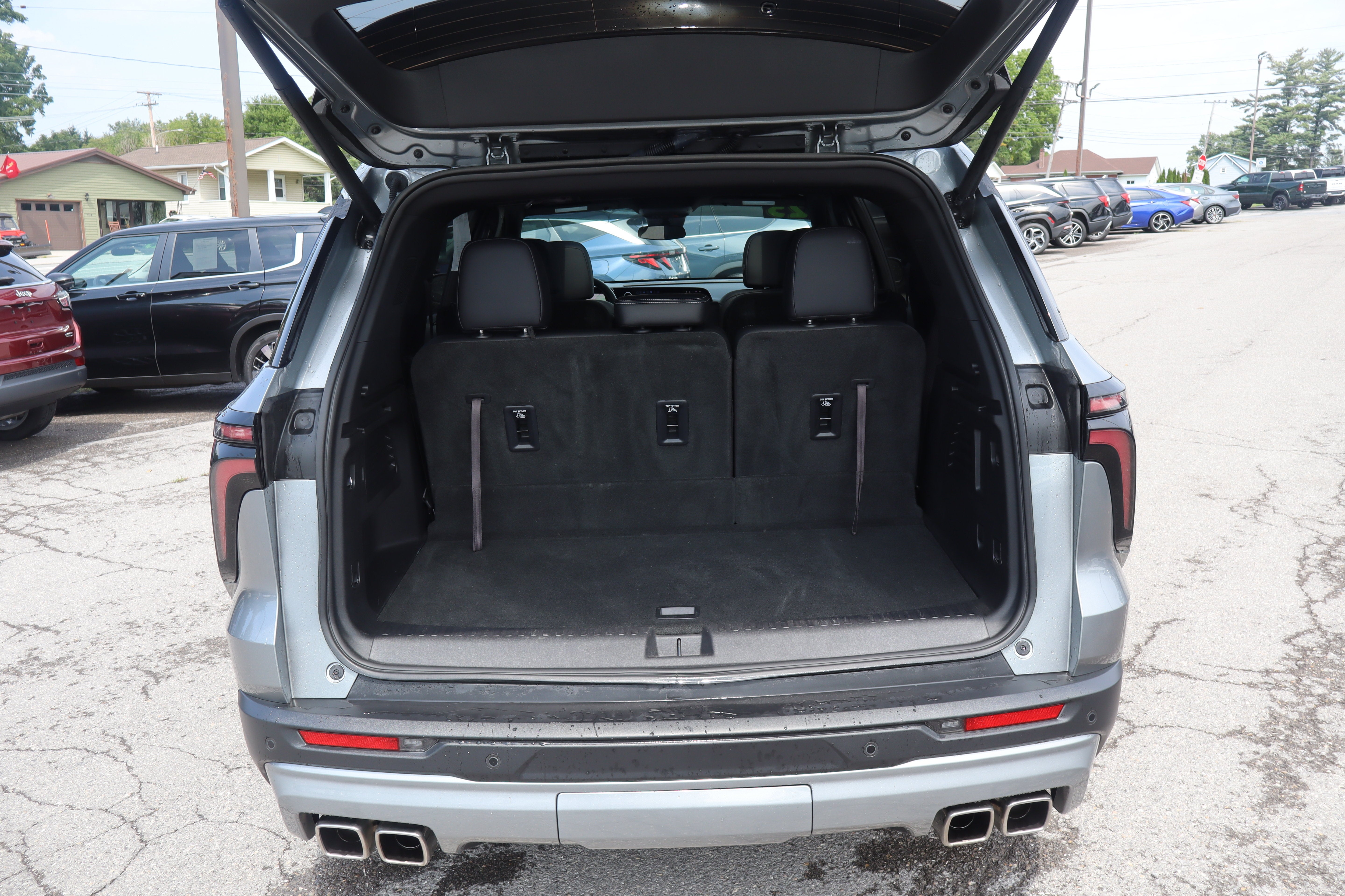 2025 Chevrolet Traverse AWD LT