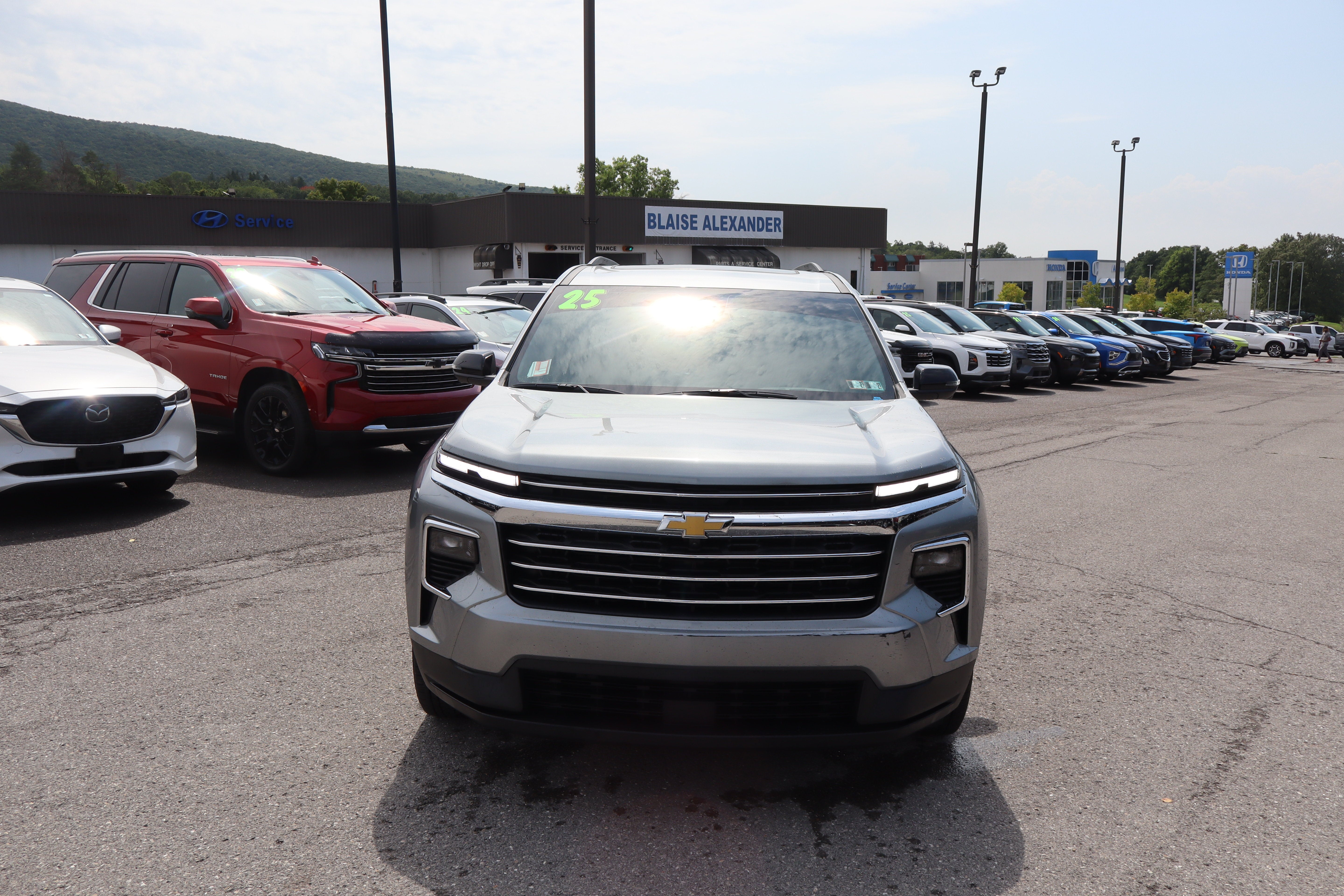 2025 Chevrolet Traverse AWD LT