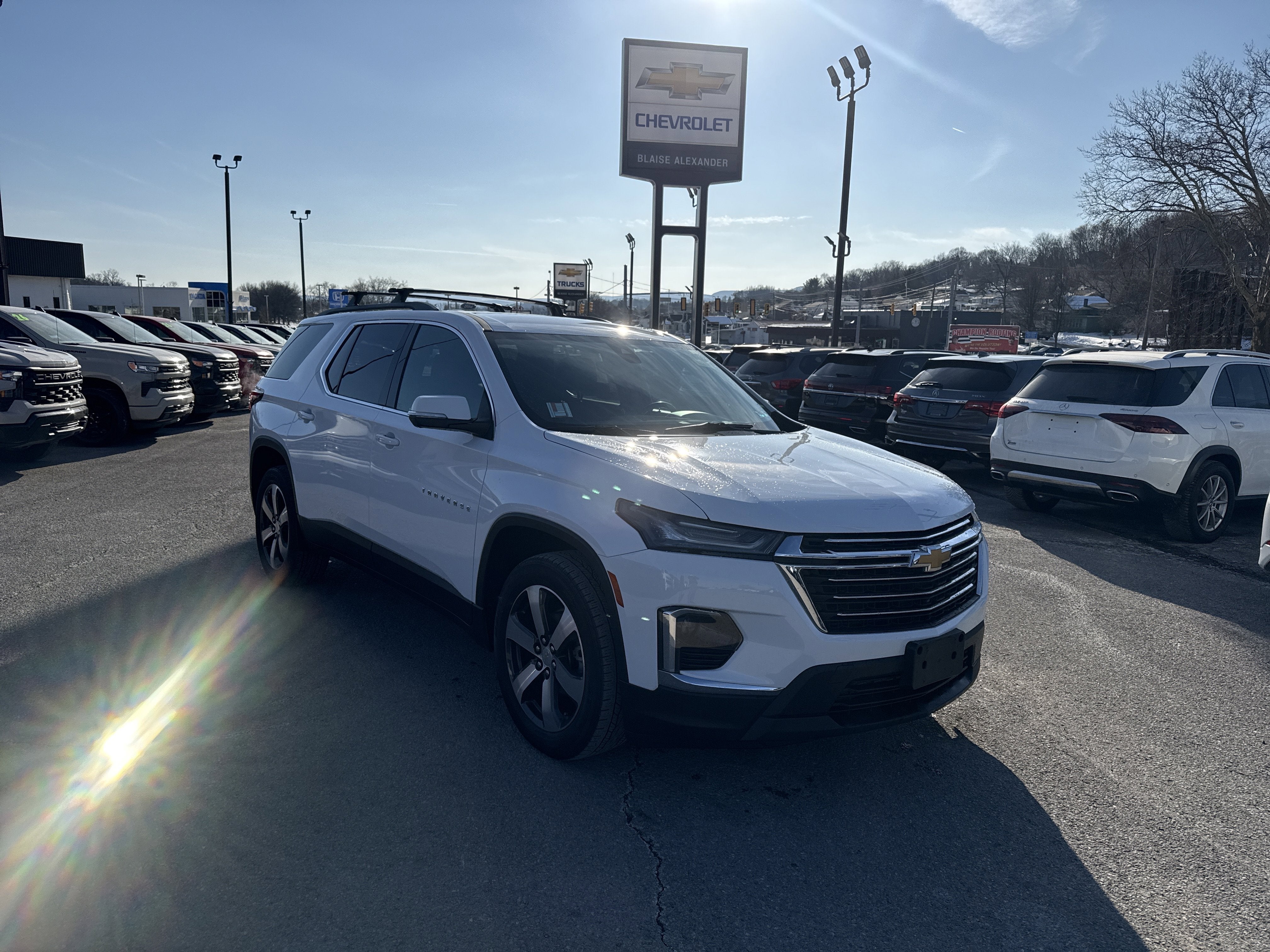 2023 Chevrolet Traverse LT Leather