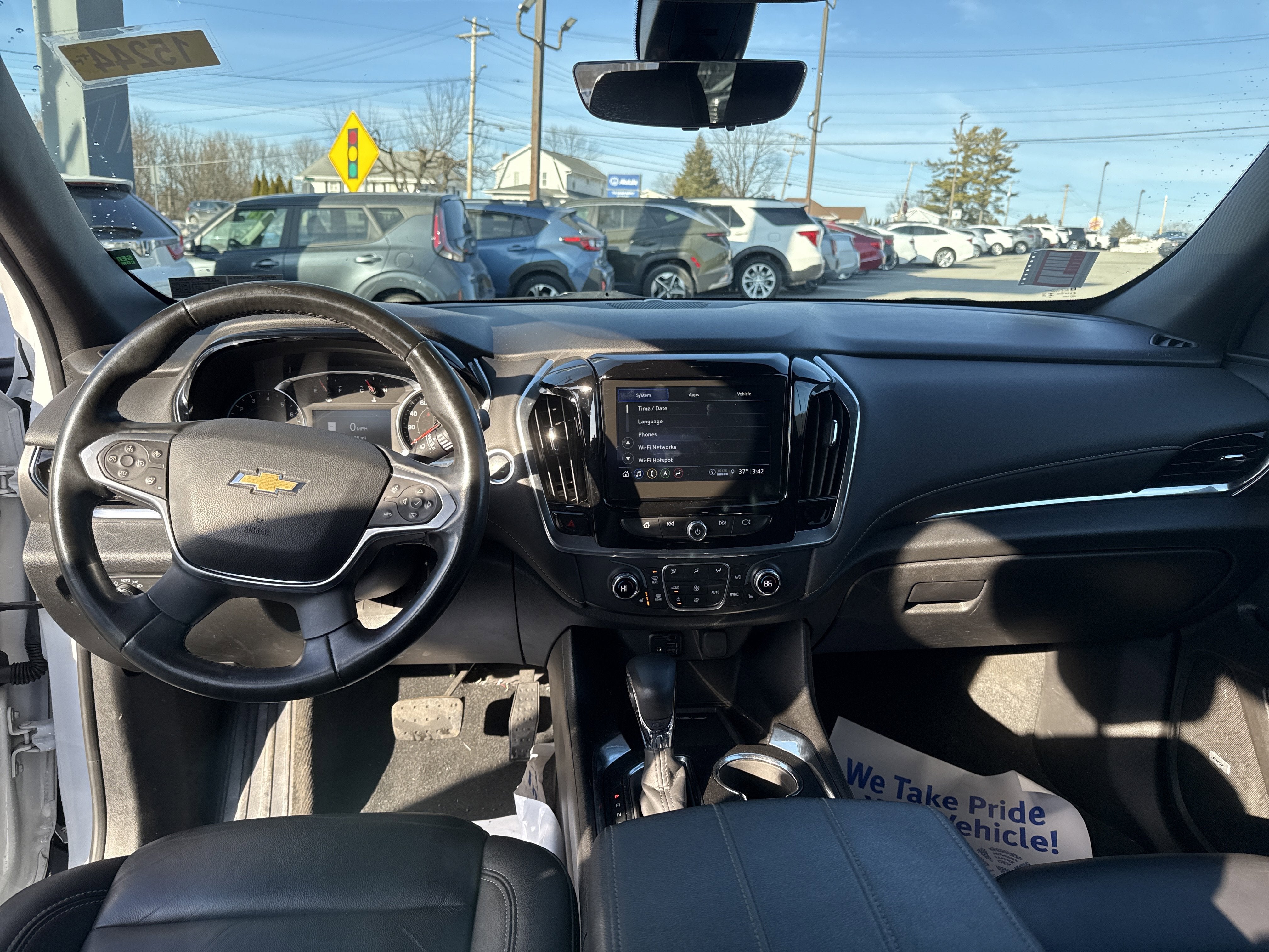 2023 Chevrolet Traverse LT Leather