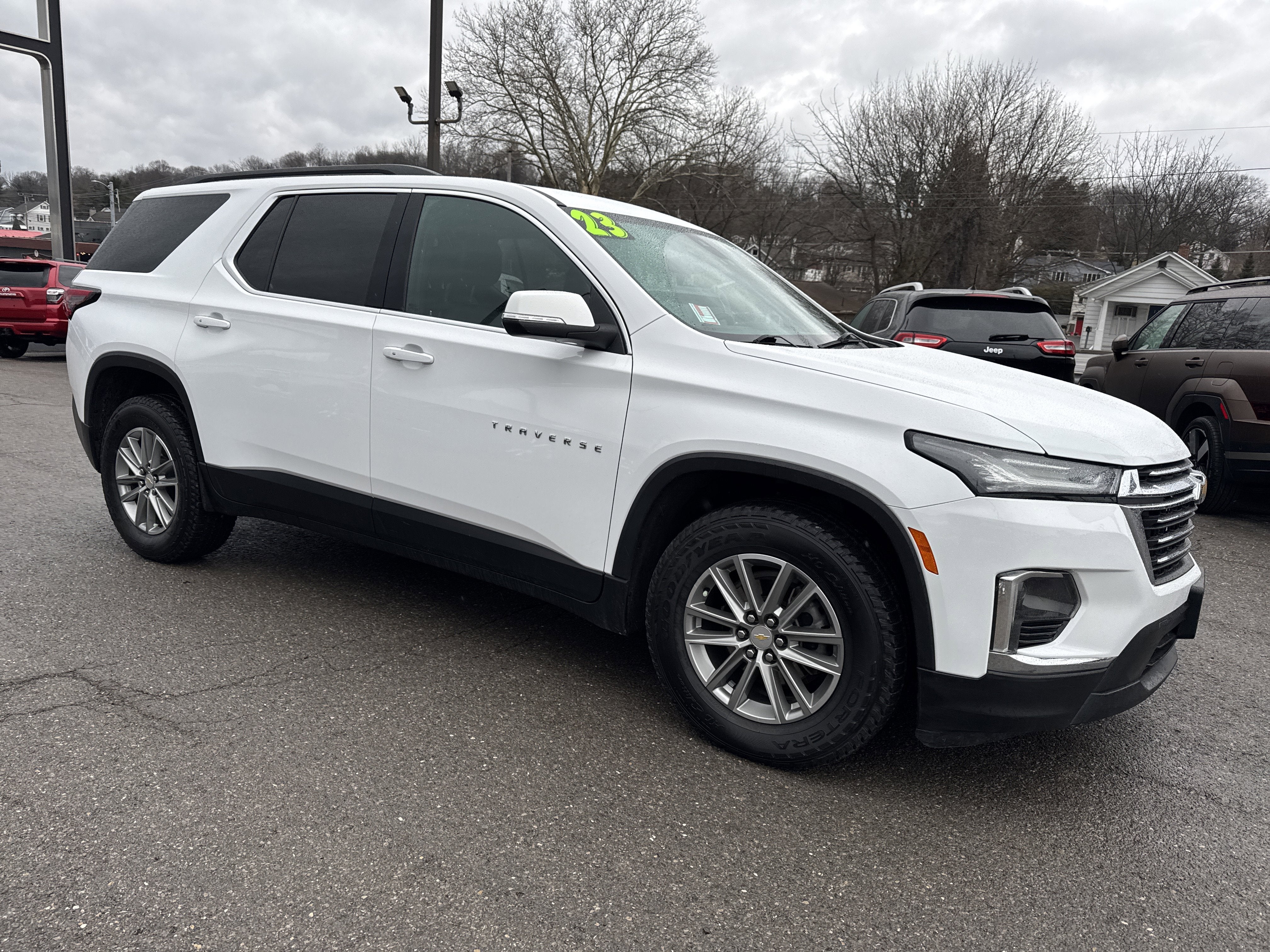 2023 Chevrolet Traverse LT Leather