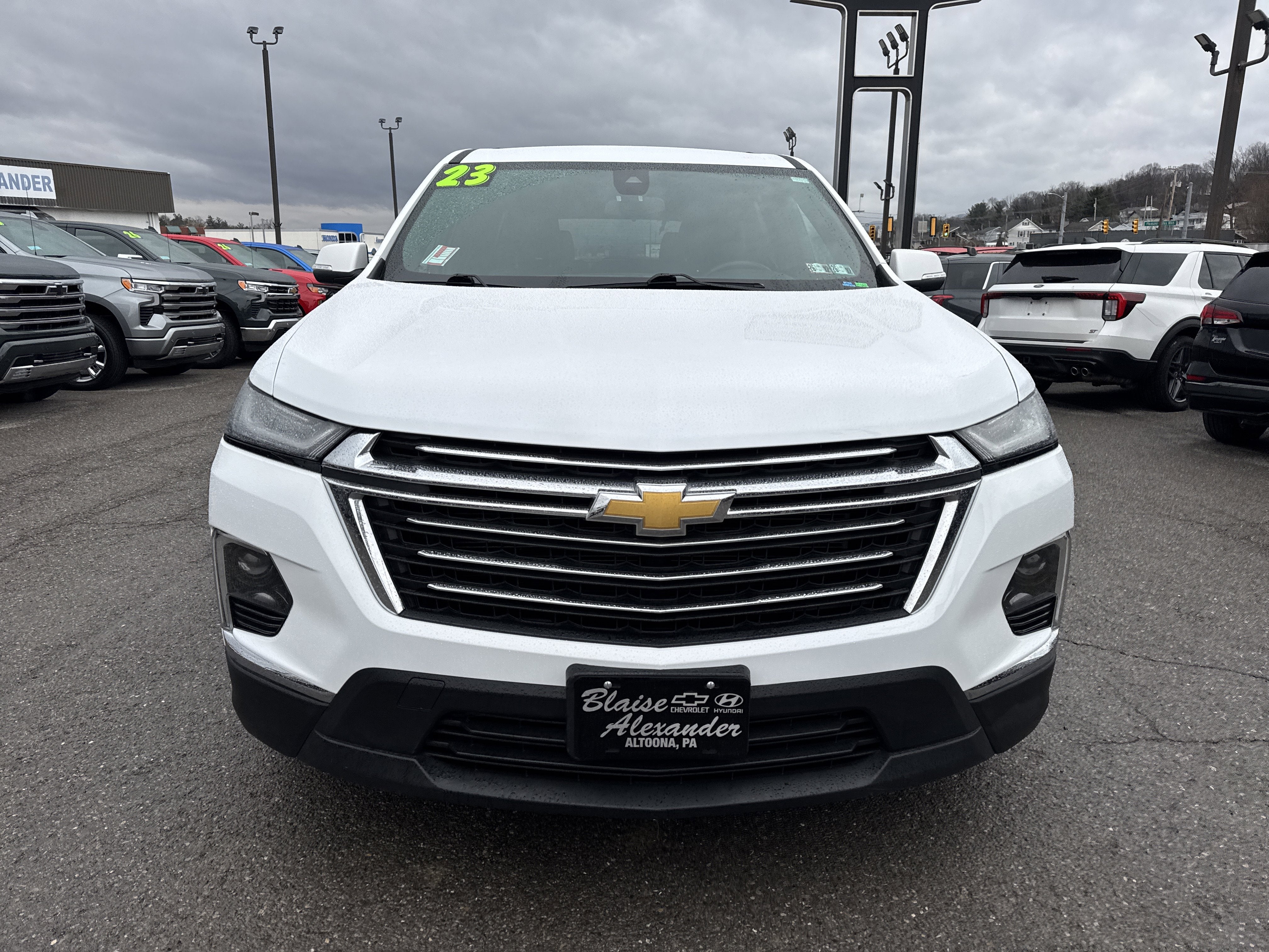 2023 Chevrolet Traverse LT Leather