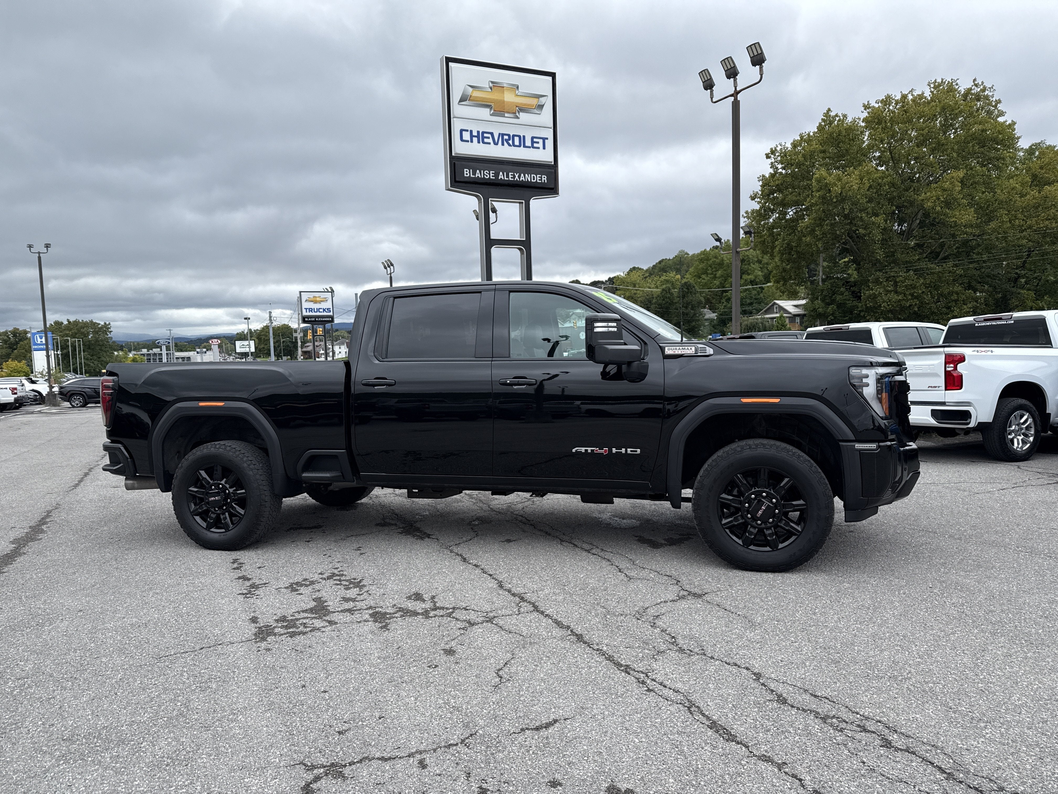 2025 GMC Sierra 2500HD AT4