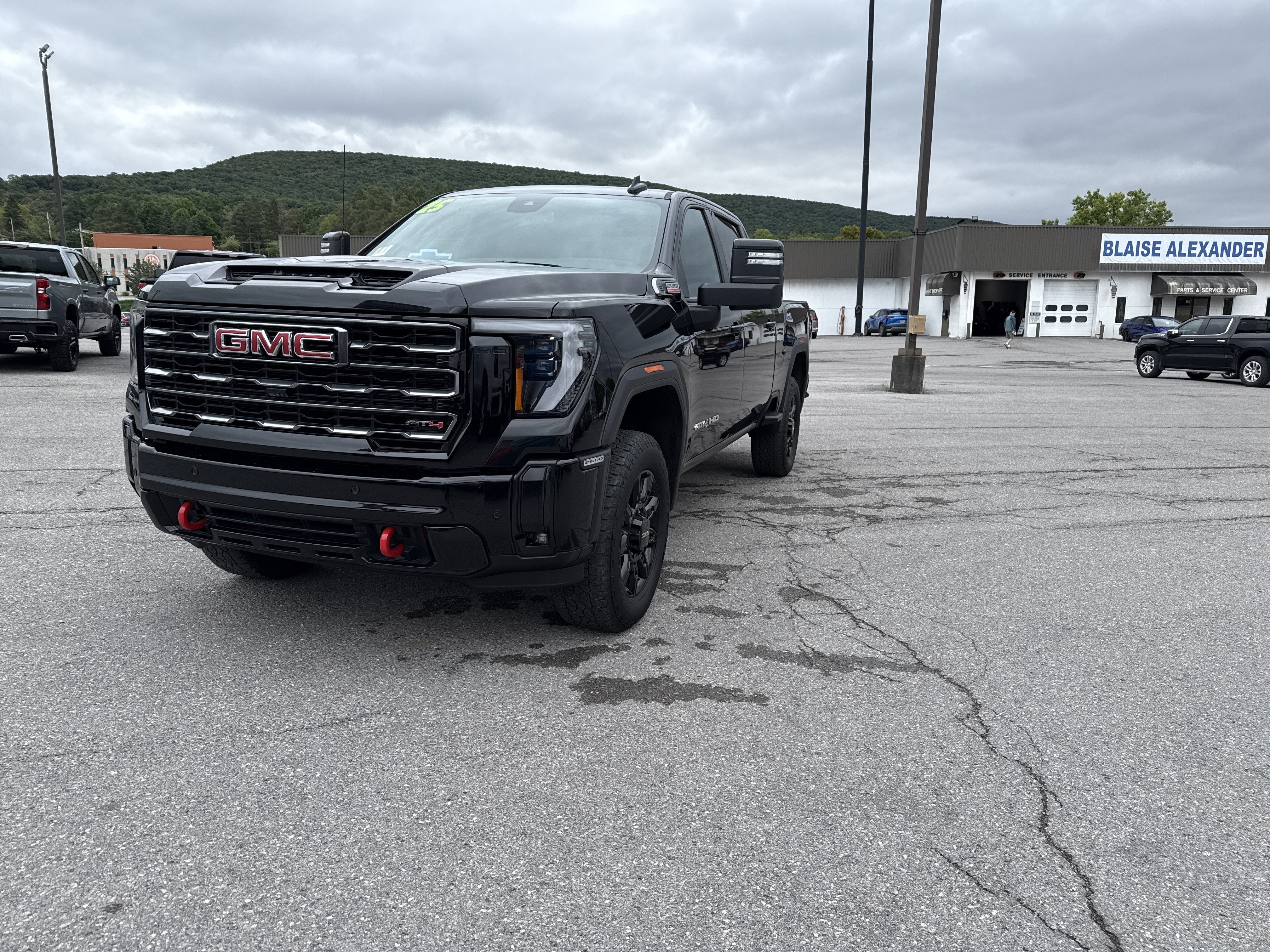 2025 GMC Sierra 2500HD AT4