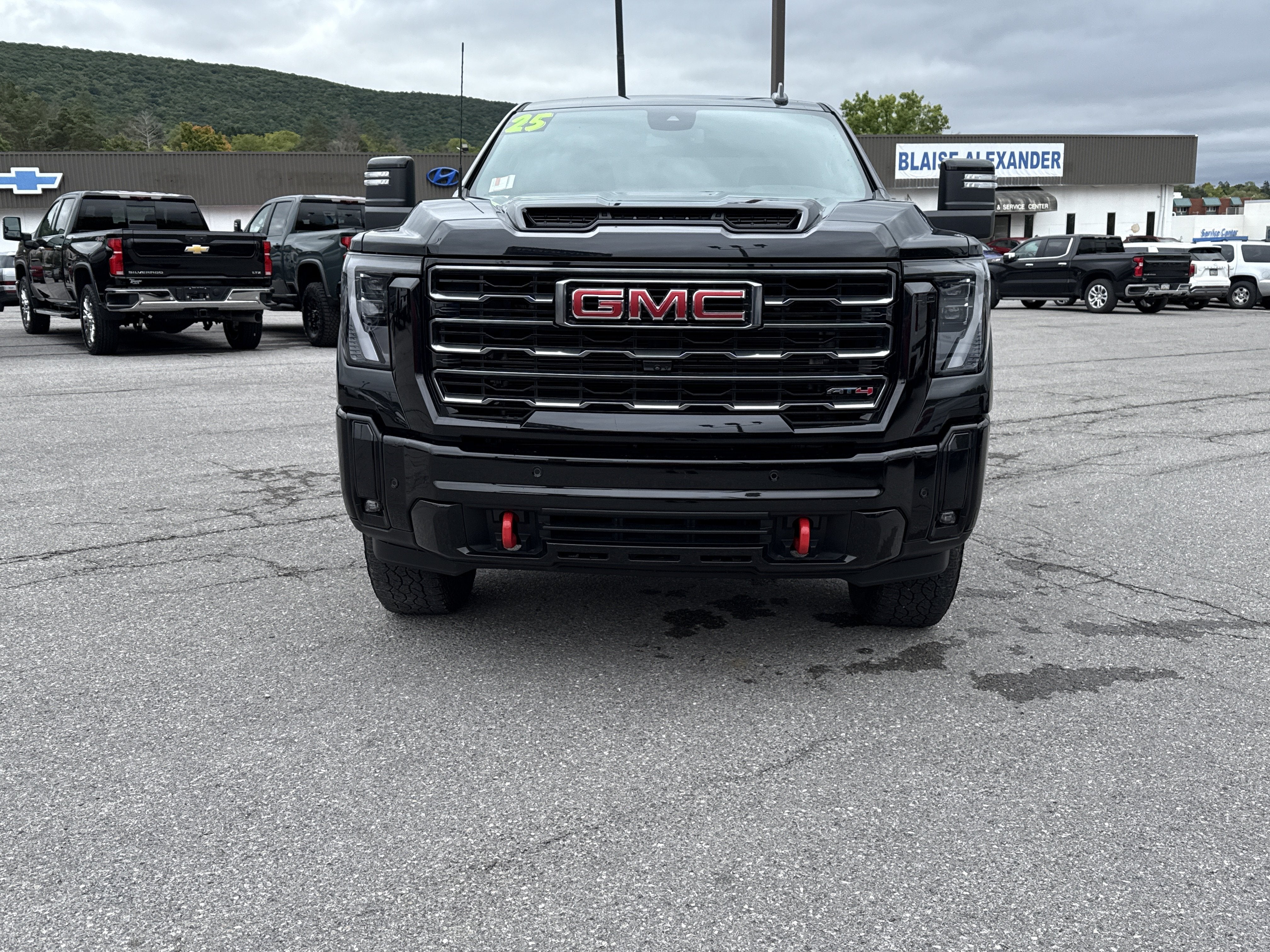 2025 GMC Sierra 2500HD AT4