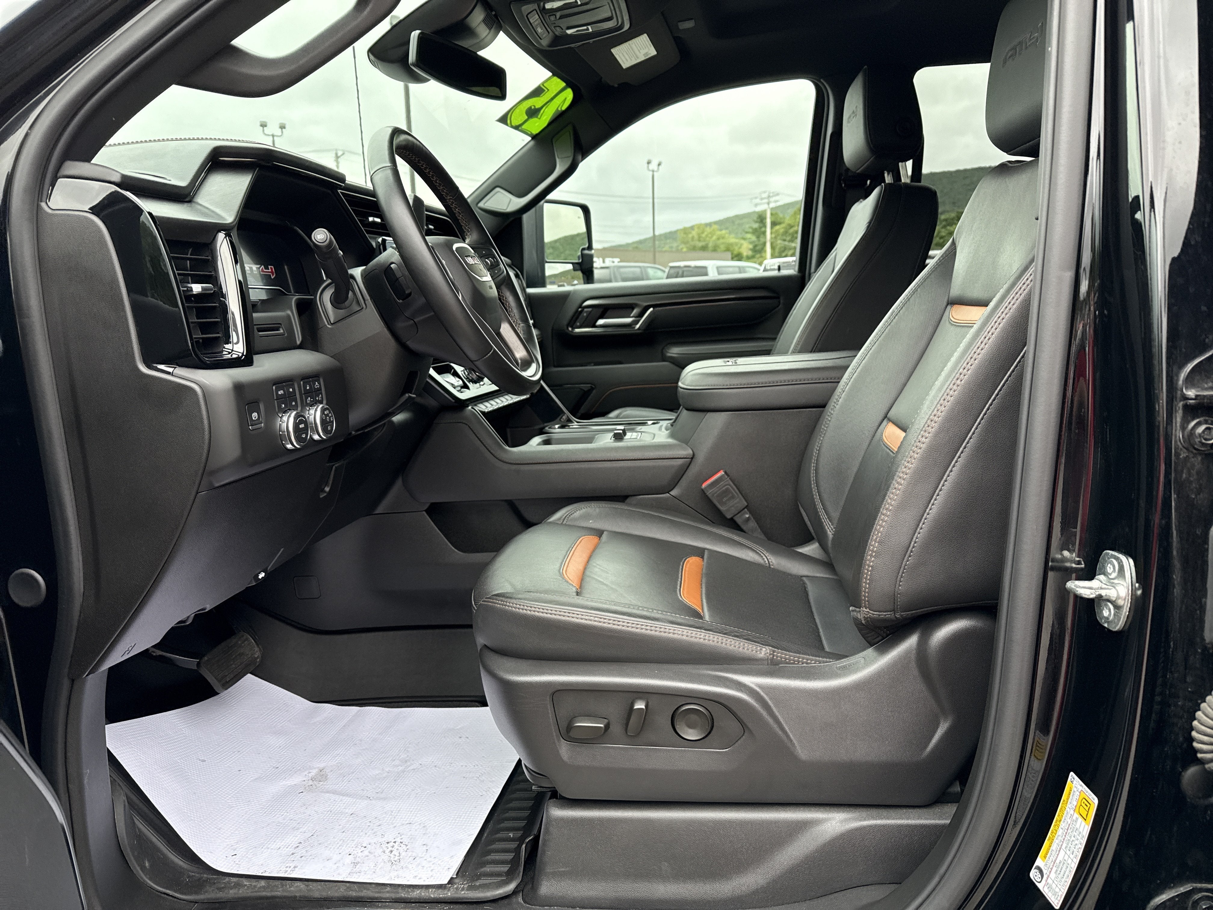 2025 GMC Sierra 2500HD AT4