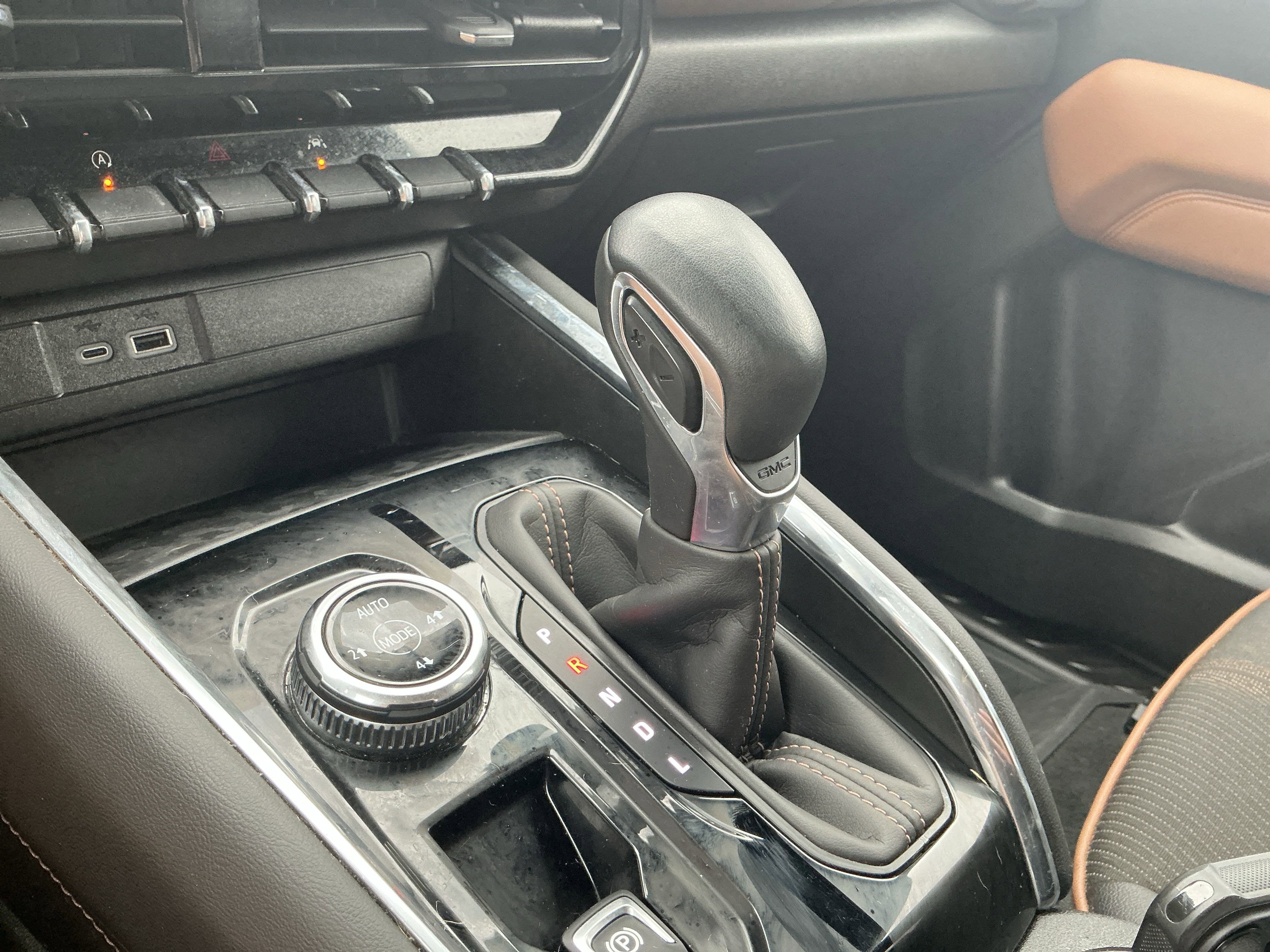 2023 GMC Canyon 4WD AT4