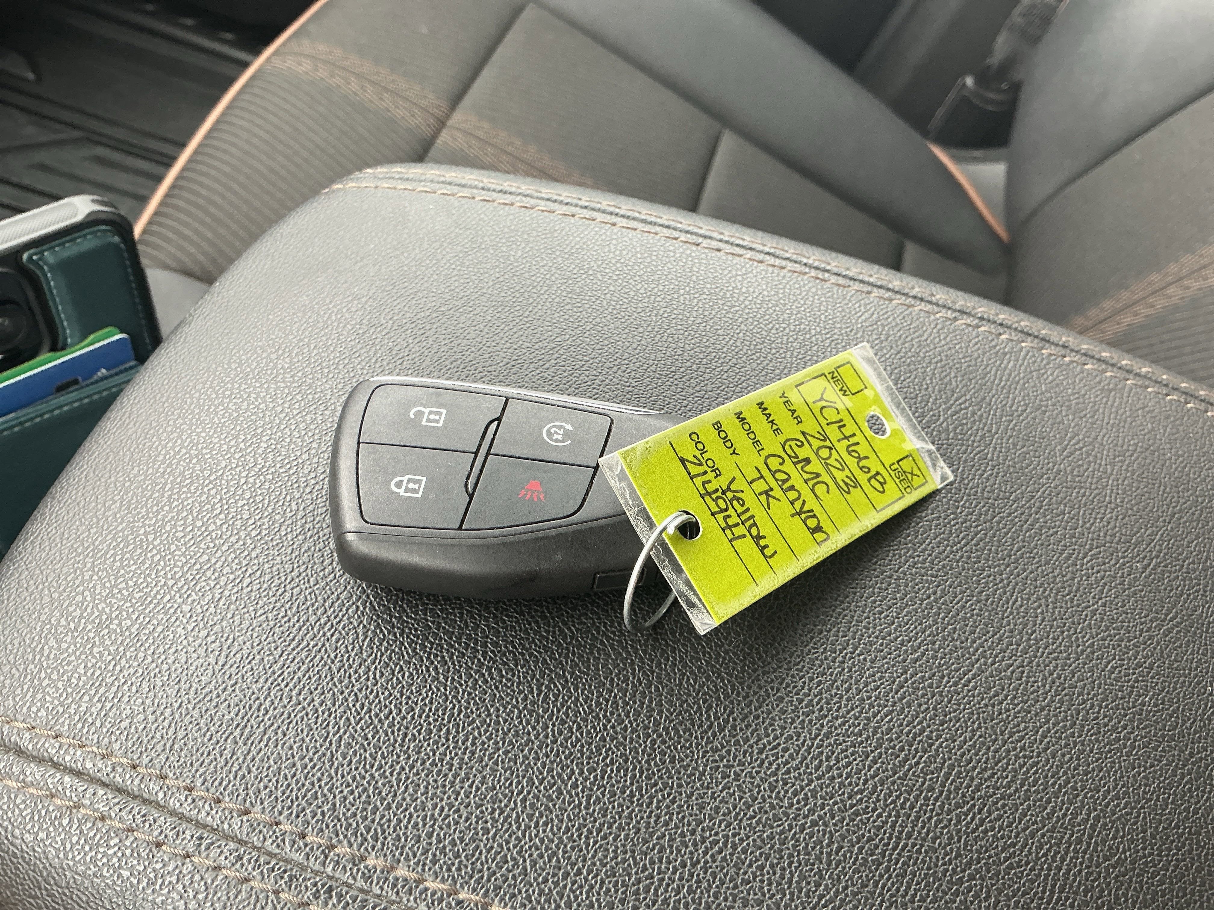 2023 GMC Canyon 4WD AT4