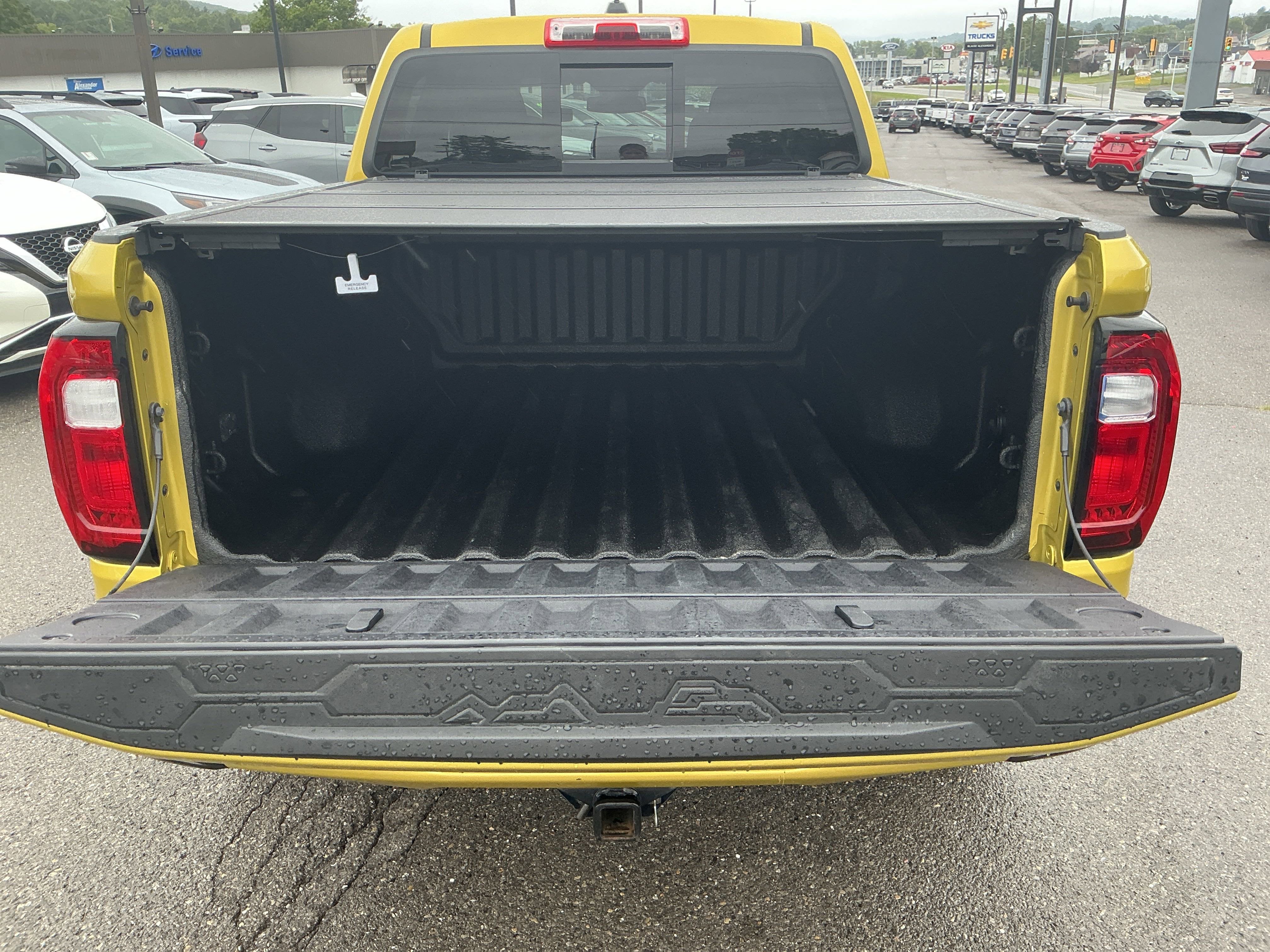 2023 GMC Canyon 4WD AT4