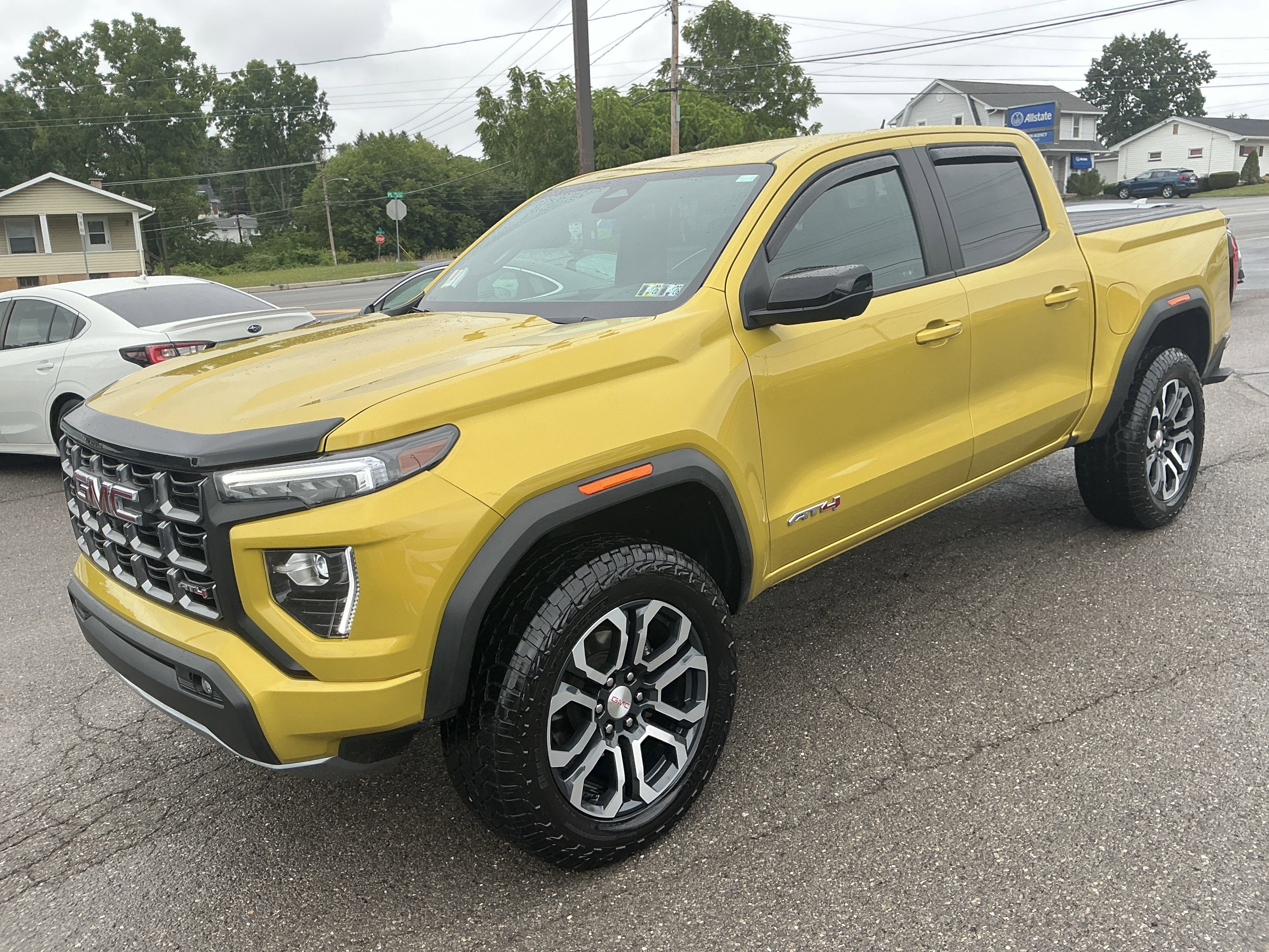 2023 GMC Canyon 4WD AT4