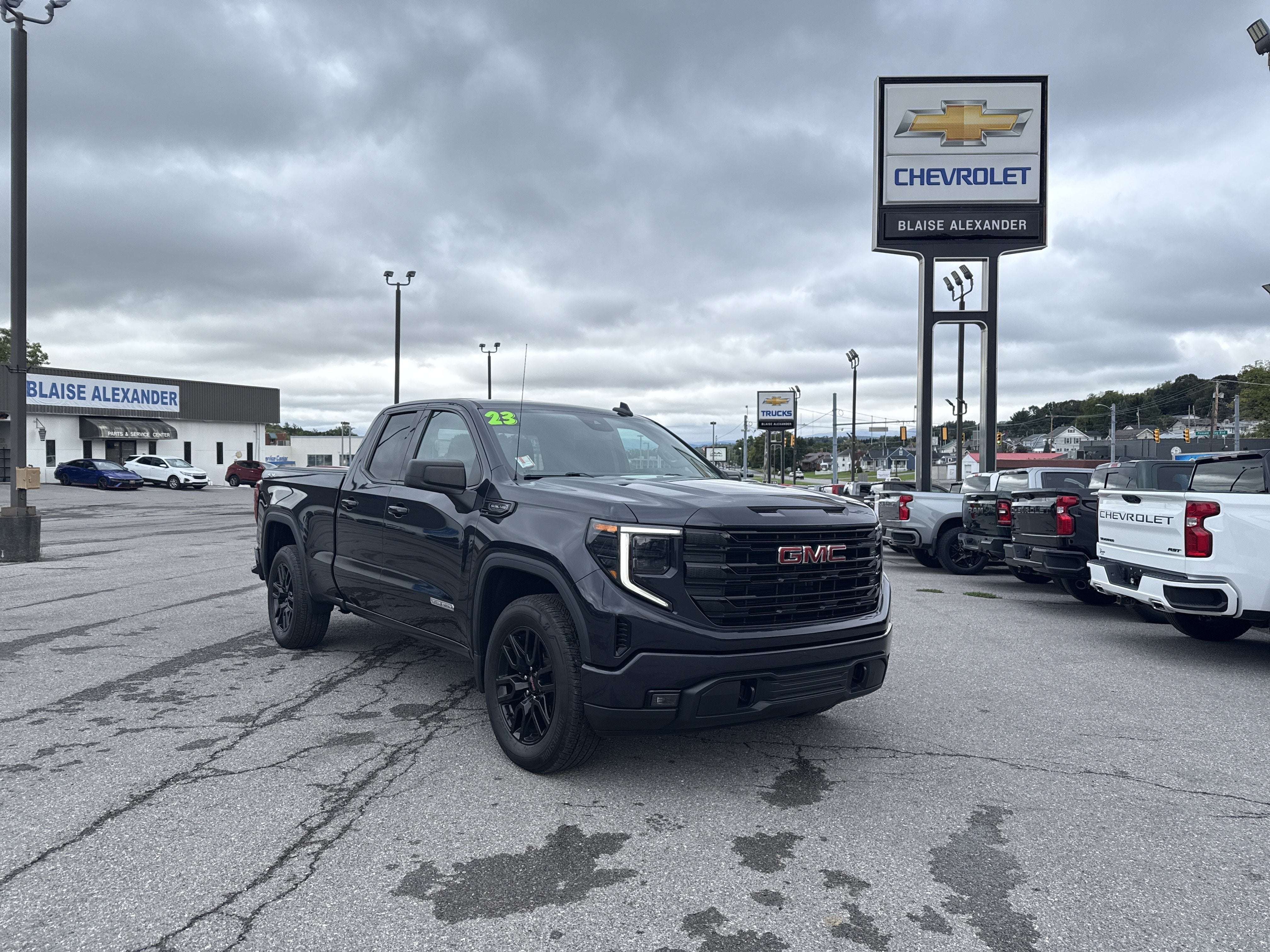 2023 GMC Sierra 1500 Elevation