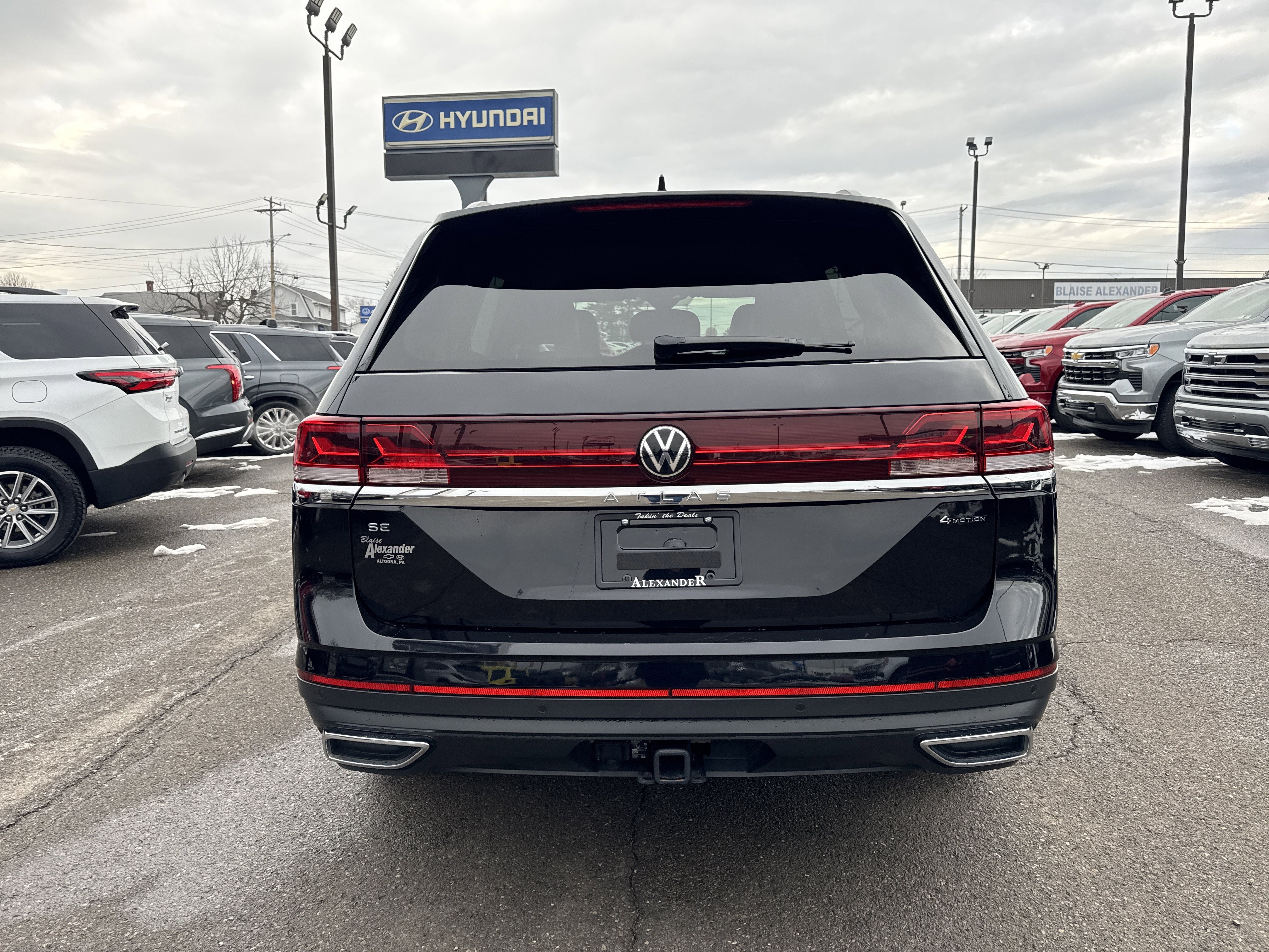 2025 Volkswagen Atlas 2.0T SE w/Technology