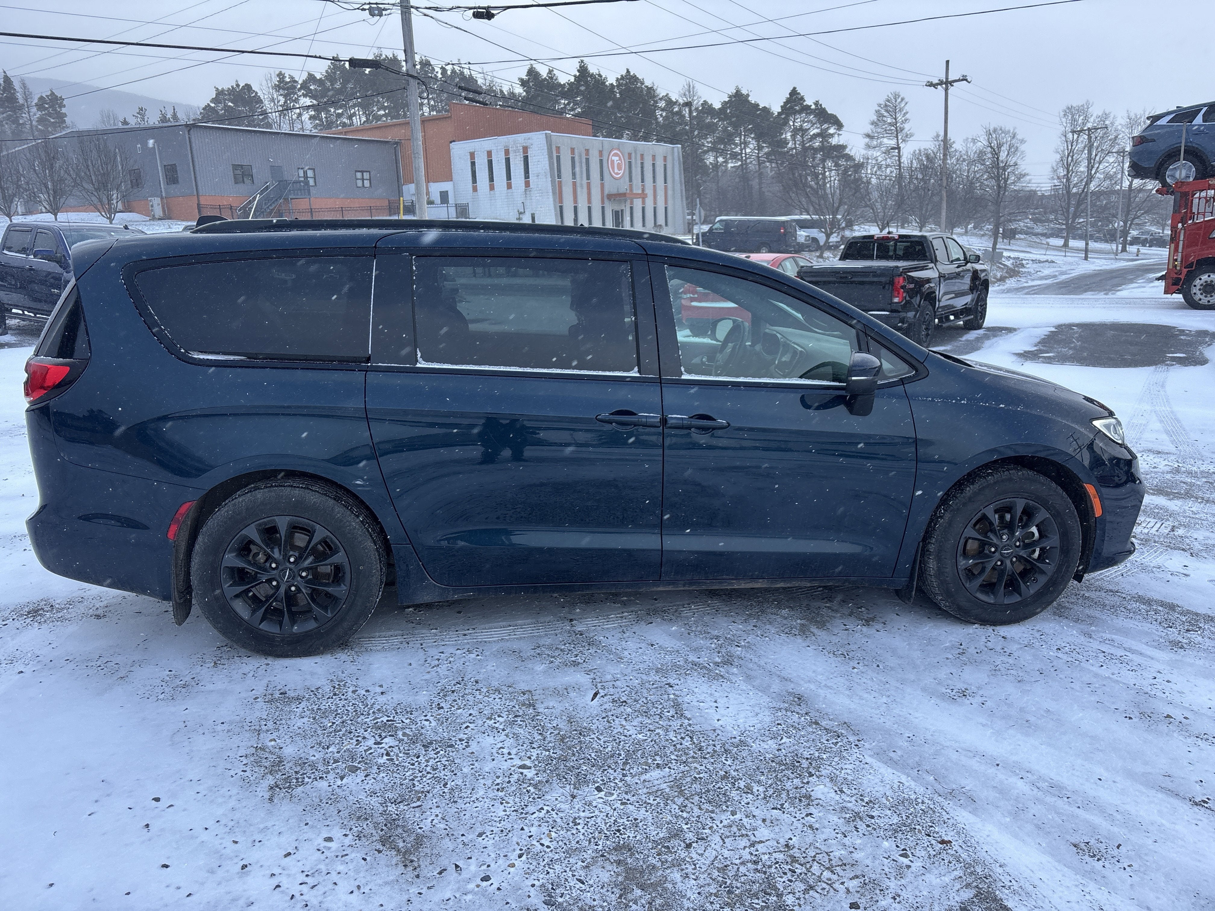 2023 Chrysler Pacifica Touring
