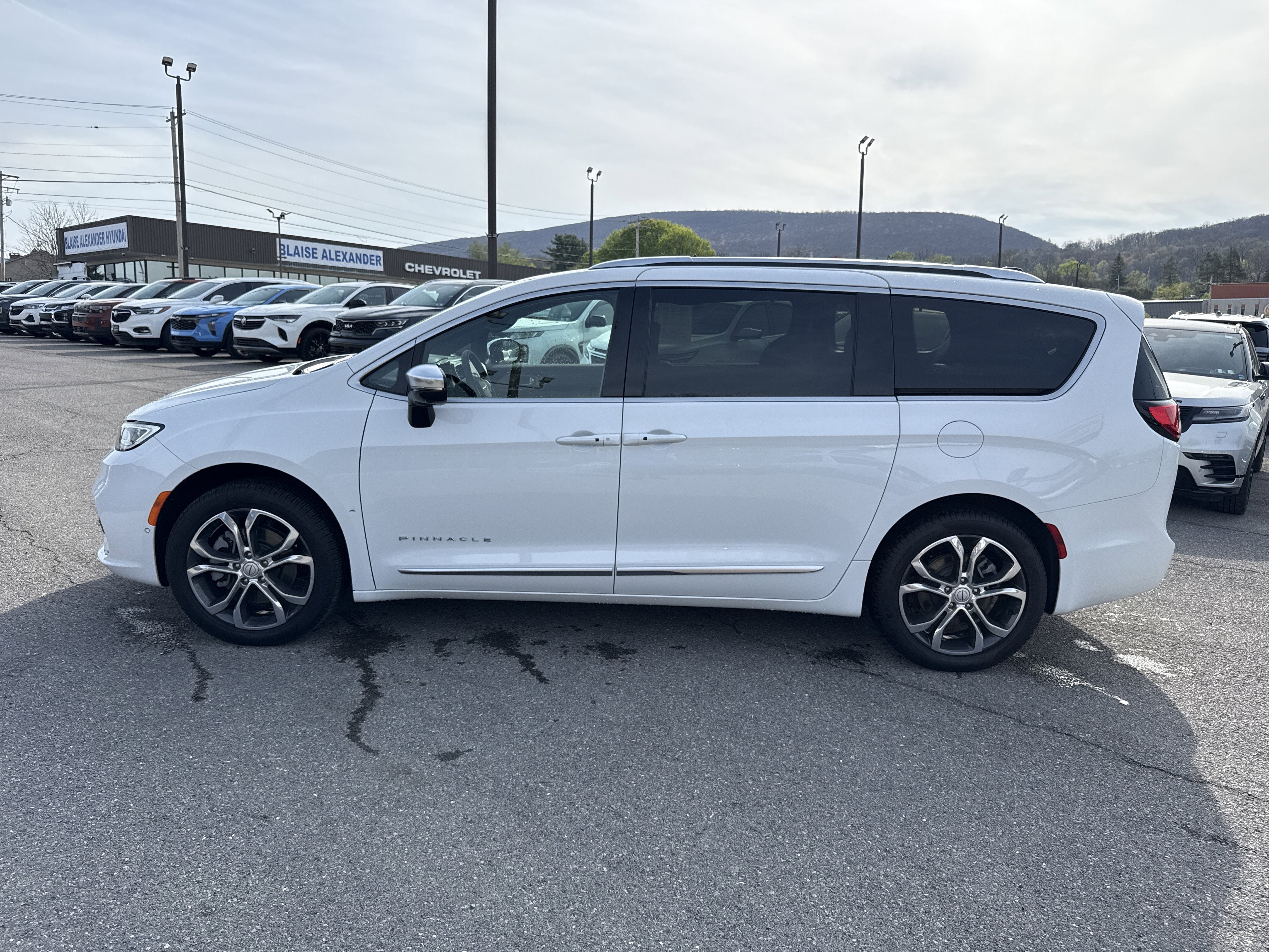 2026 Chrysler Pacifica Pinnacle