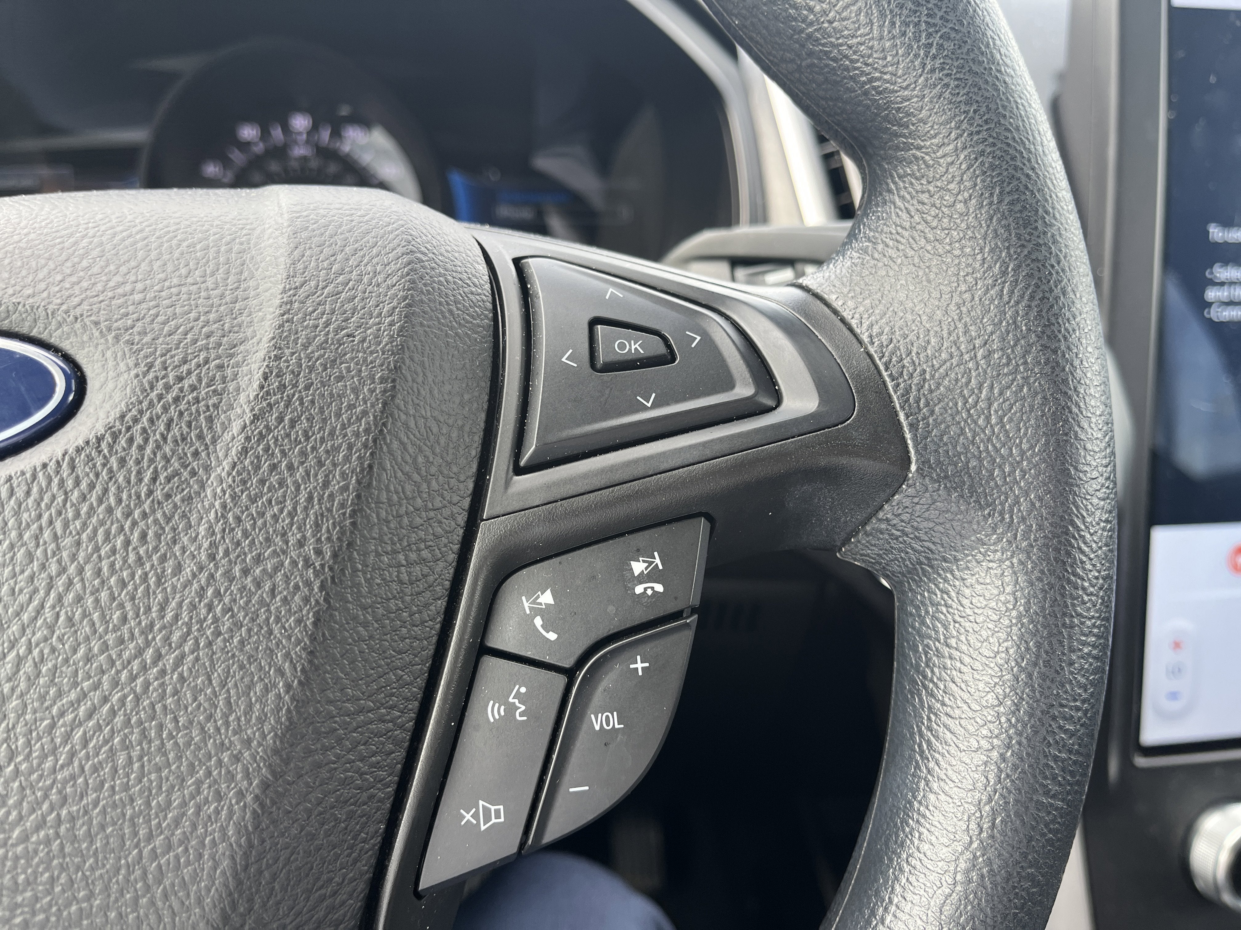 2022 Ford Edge SE