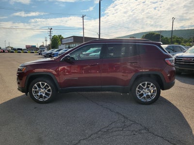 2022 Jeep Compass Latitude Lux