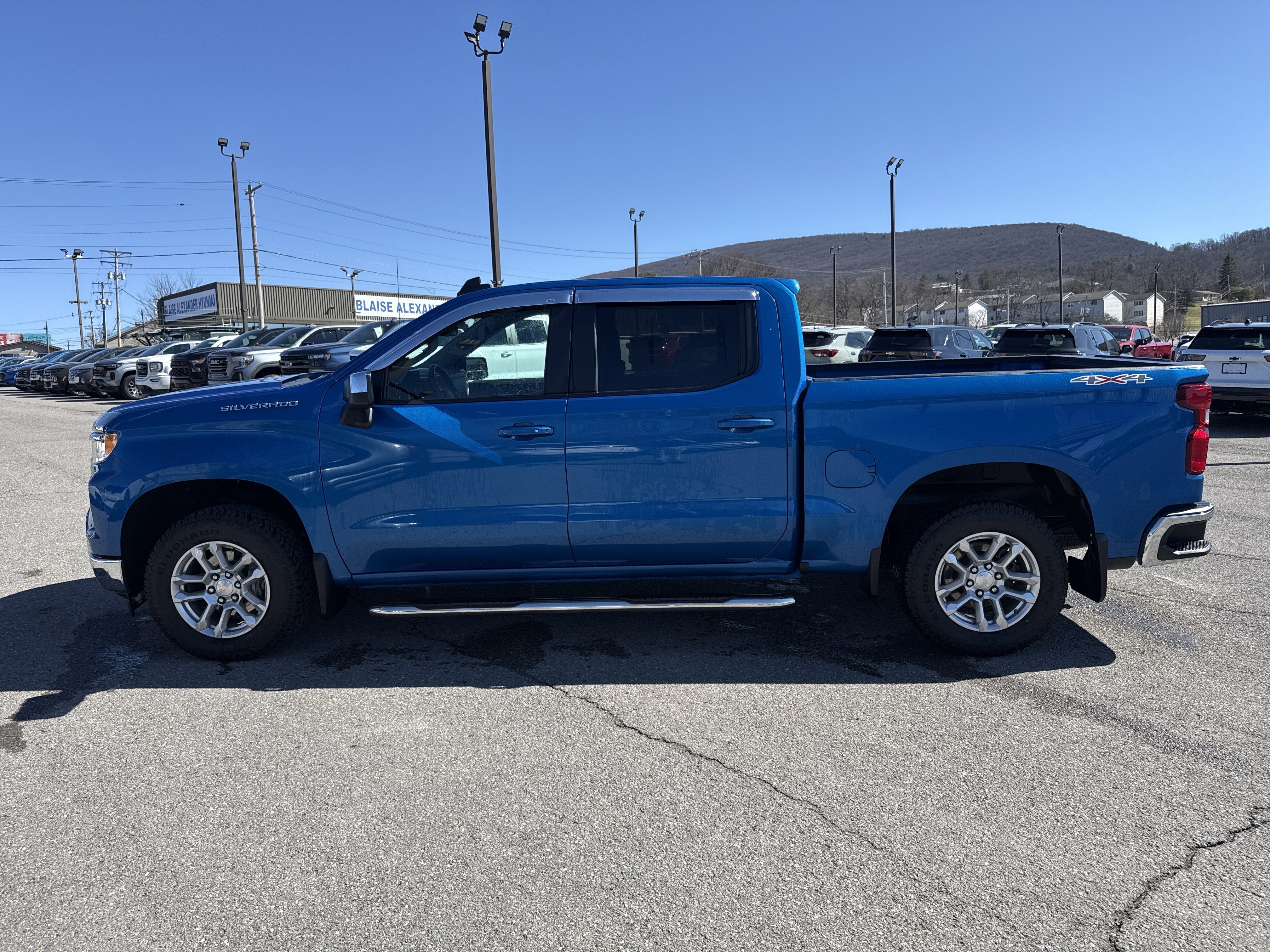 2023 Chevrolet Silverado 1500 LT