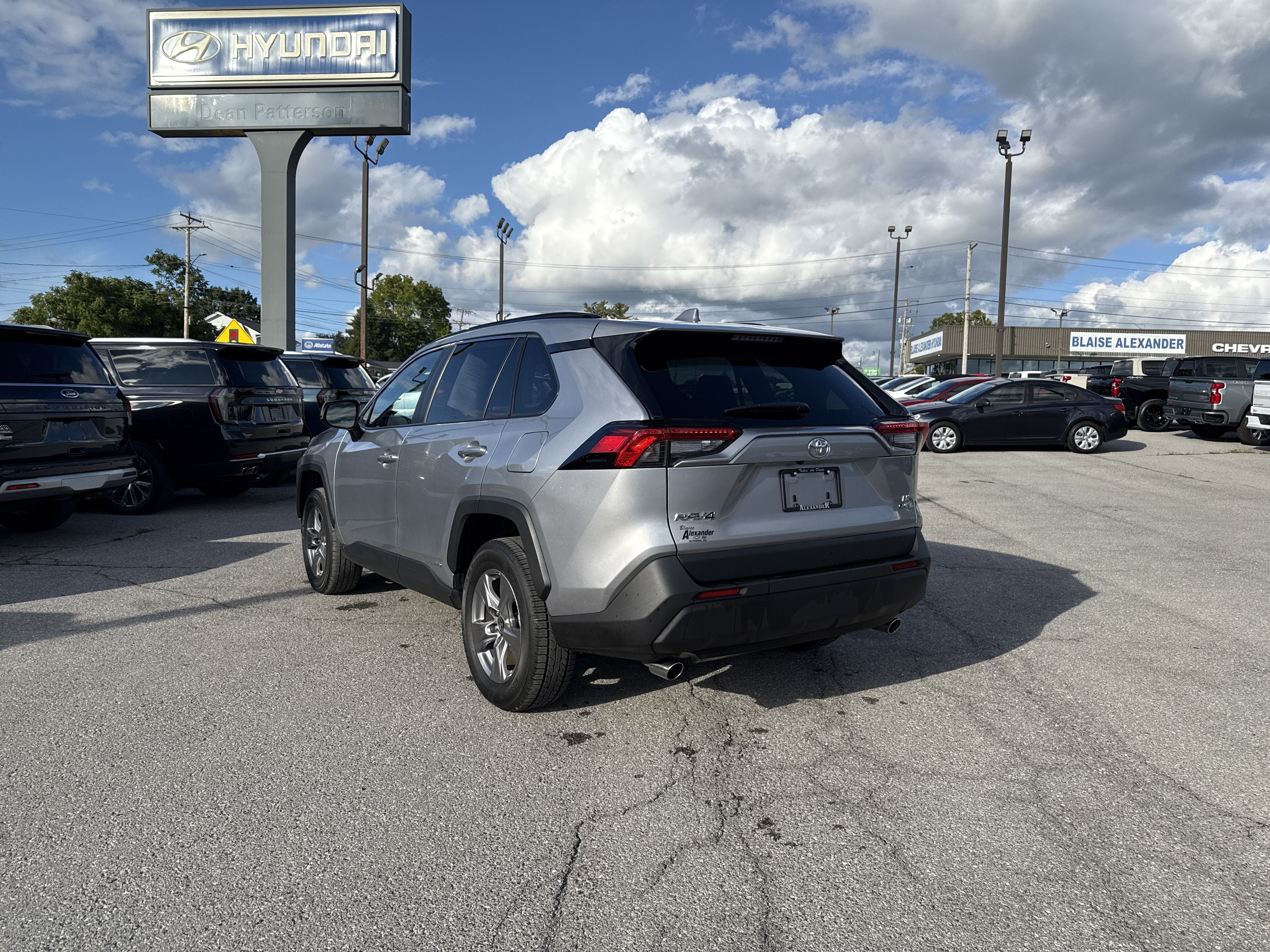 2025 Toyota RAV4 Hybrid LE