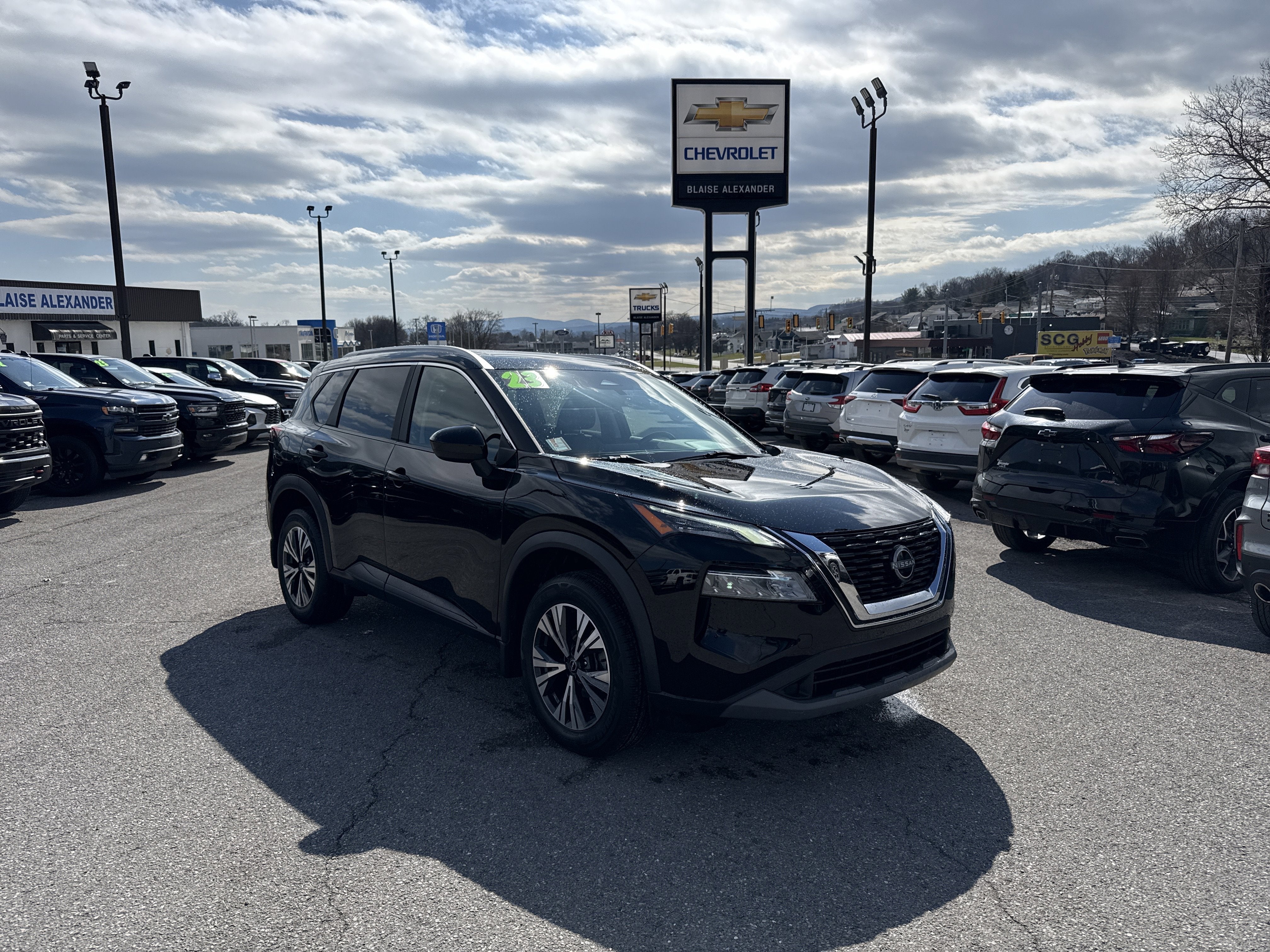 2023 Nissan Rogue SV