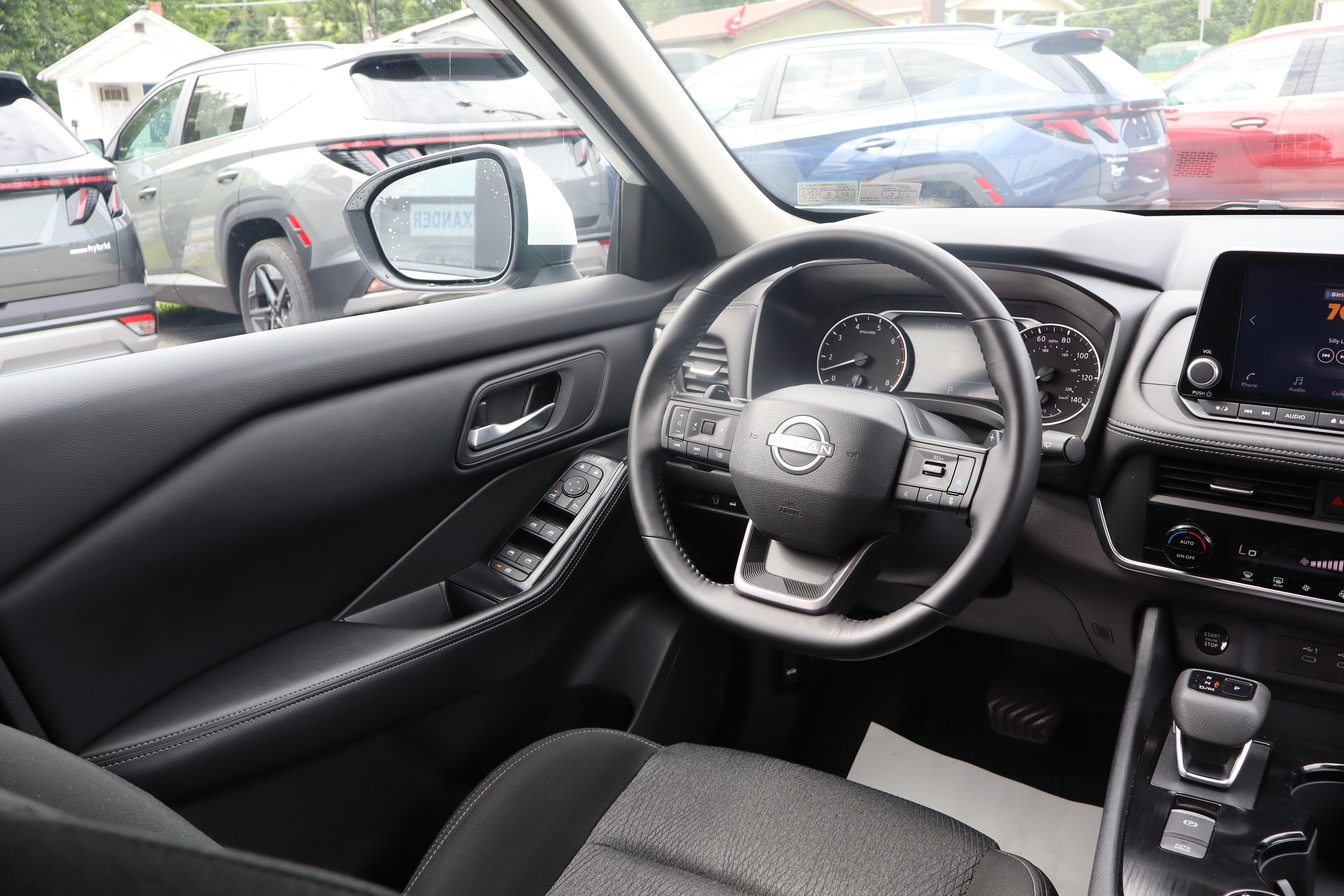 2025 Nissan Rogue SV