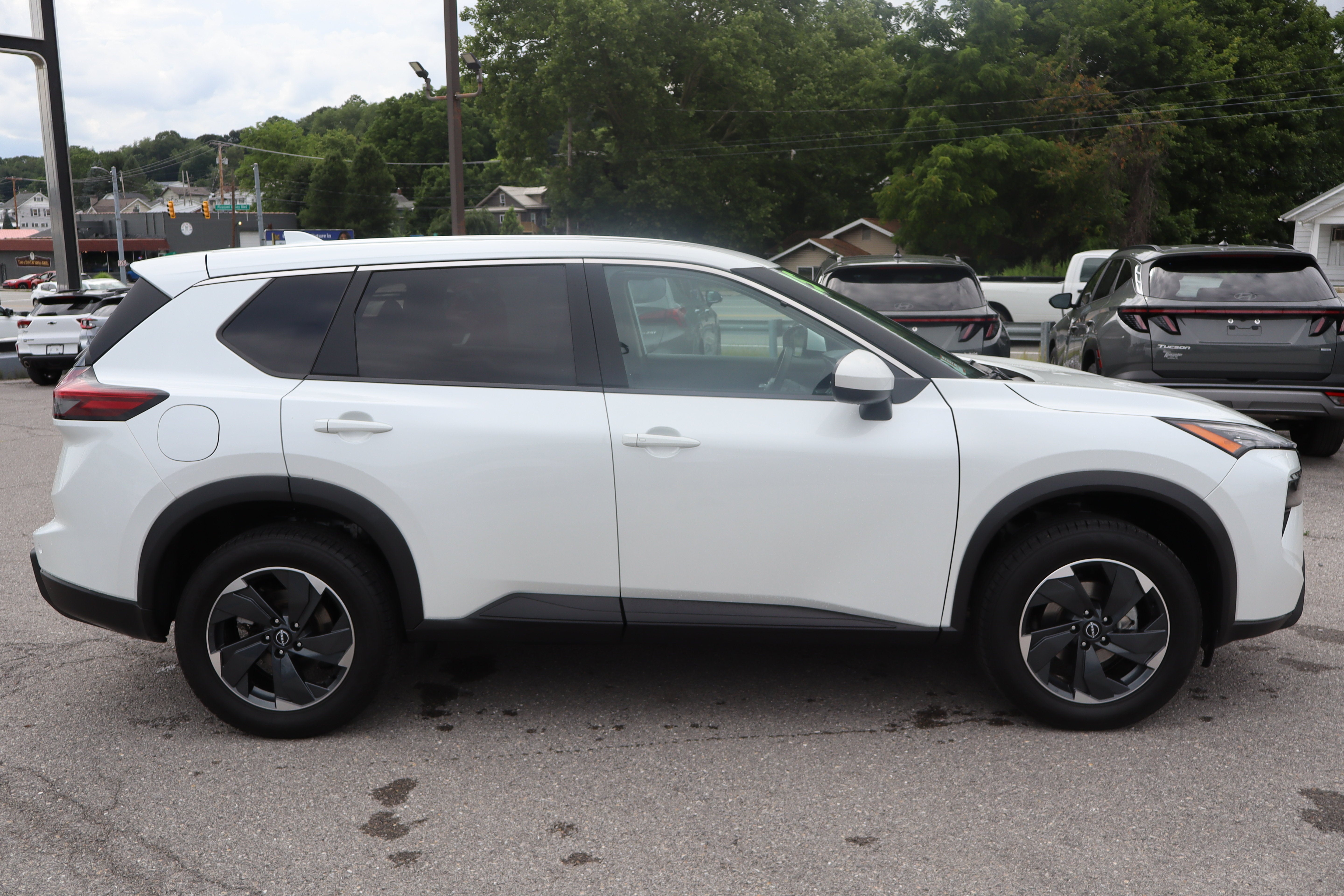 2025 Nissan Rogue SV