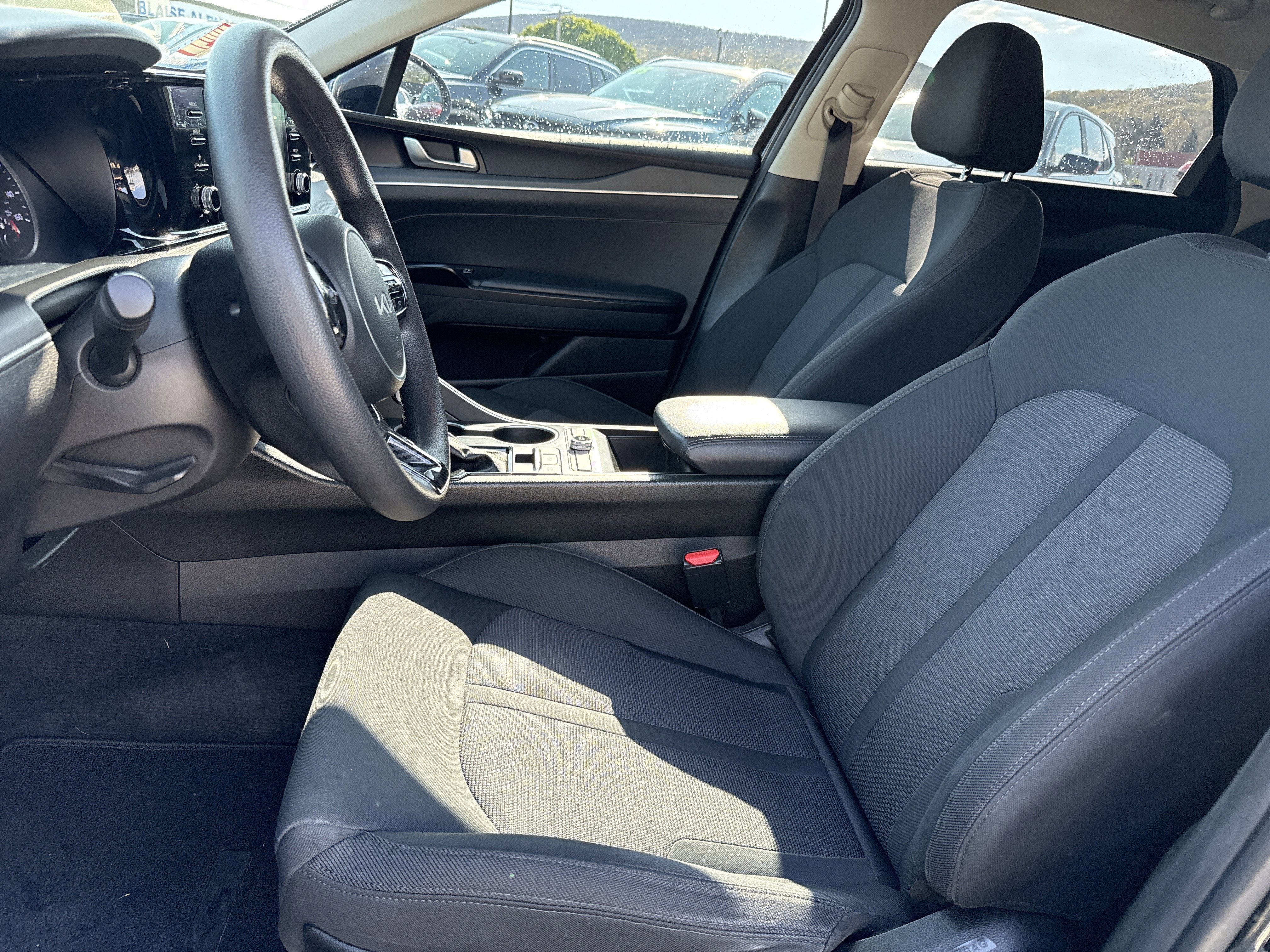 2022 Kia K5 LXS