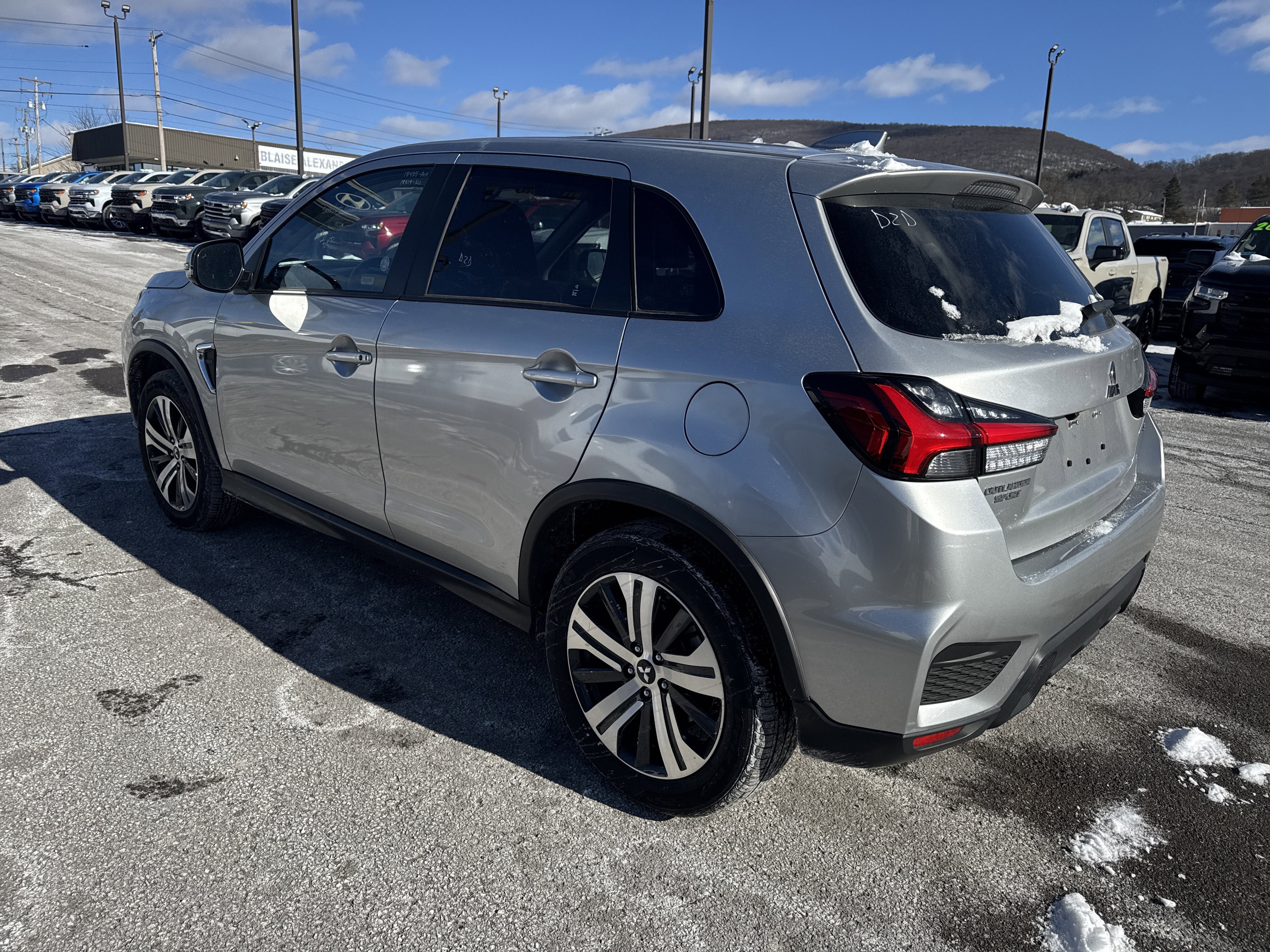 2025 Mitsubishi Outlander Sport ES